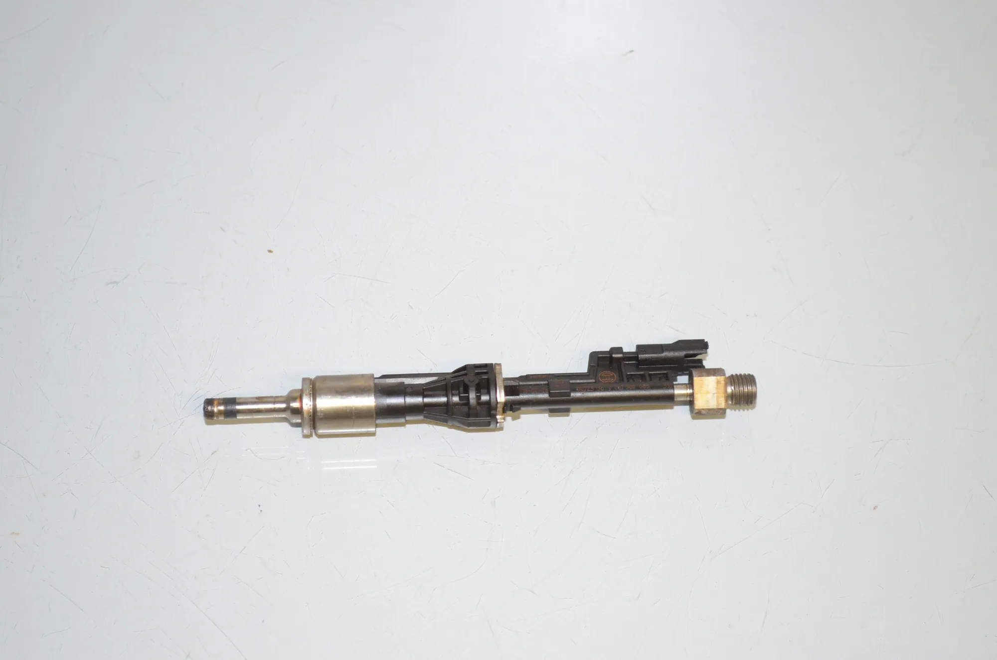 Fuel Injector – OEM 7568607 · BMW 5 (F10) BMW 5 (F10) 535 i xDrive 2012