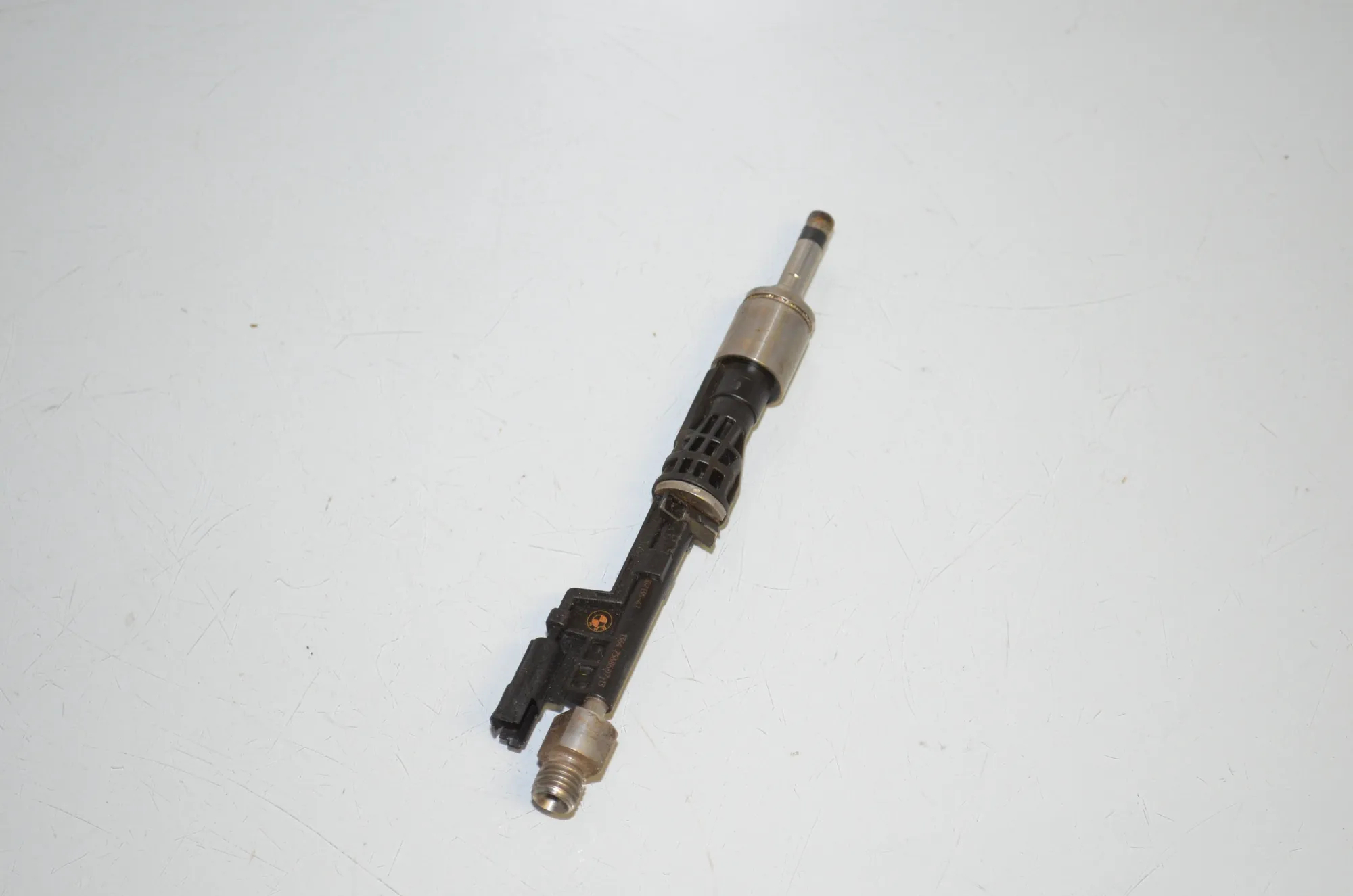 Fuel Injector – OEM 7568607 · BMW 5 (F10) BMW 5 (F10) 535 i xDrive 2012 – 3