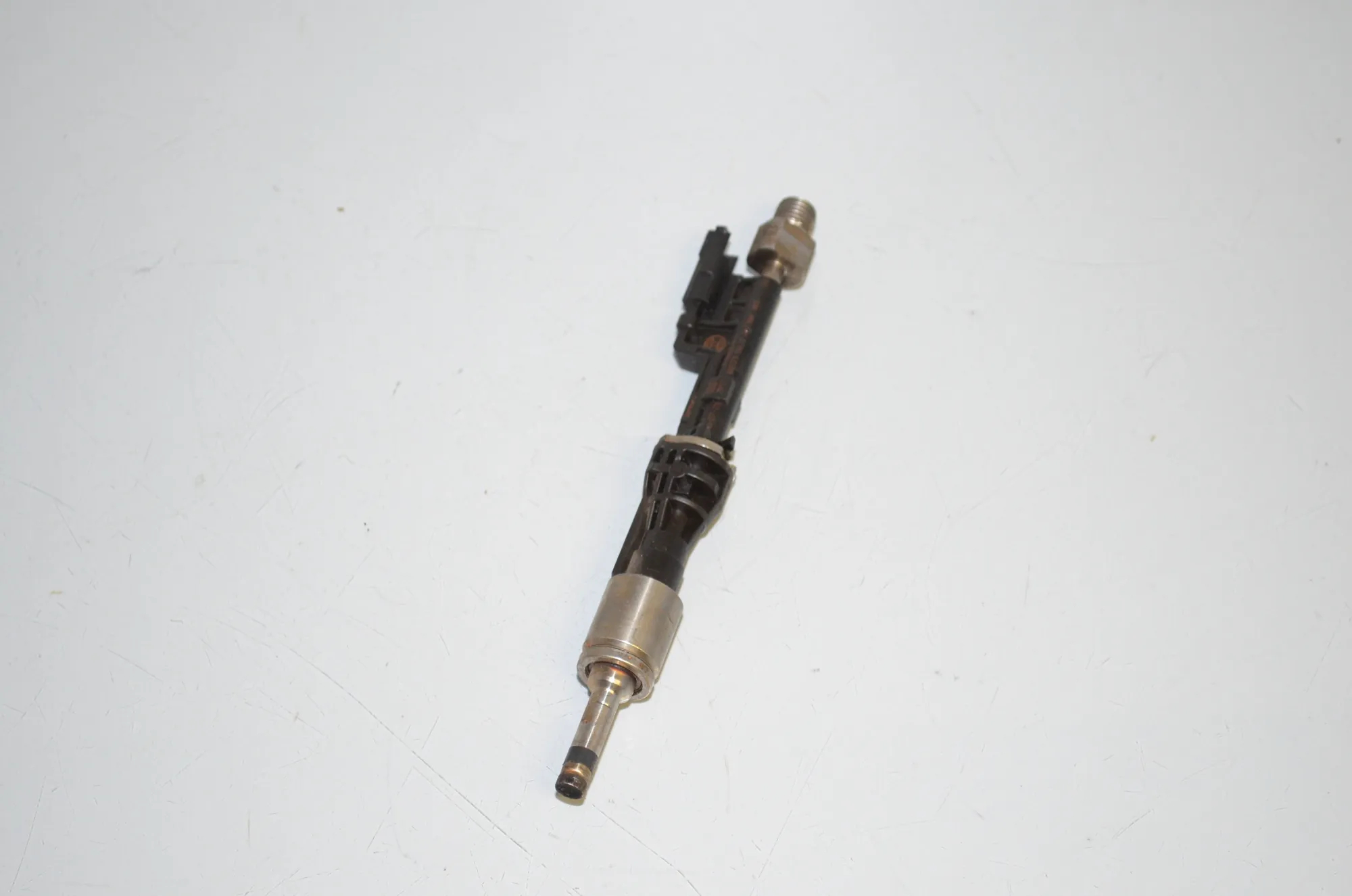 Fuel Injector – OEM 7568607 · BMW 5 (F10) BMW 5 (F10) 535 i xDrive 2012