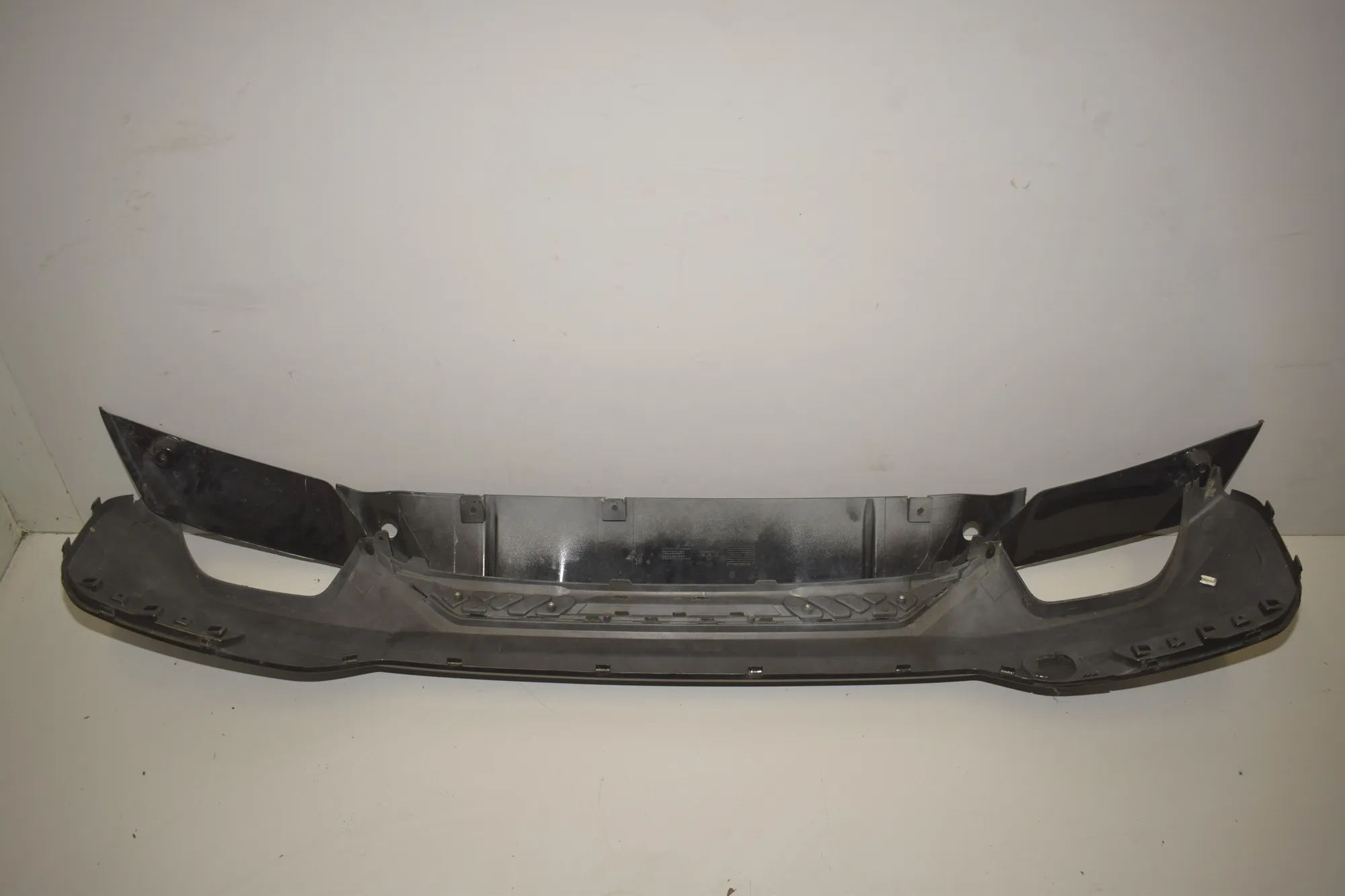 Rear Bumper Lower Diffuser · BMW 5 (G30) BMW 5 (G30) 520 d 2020 – 4