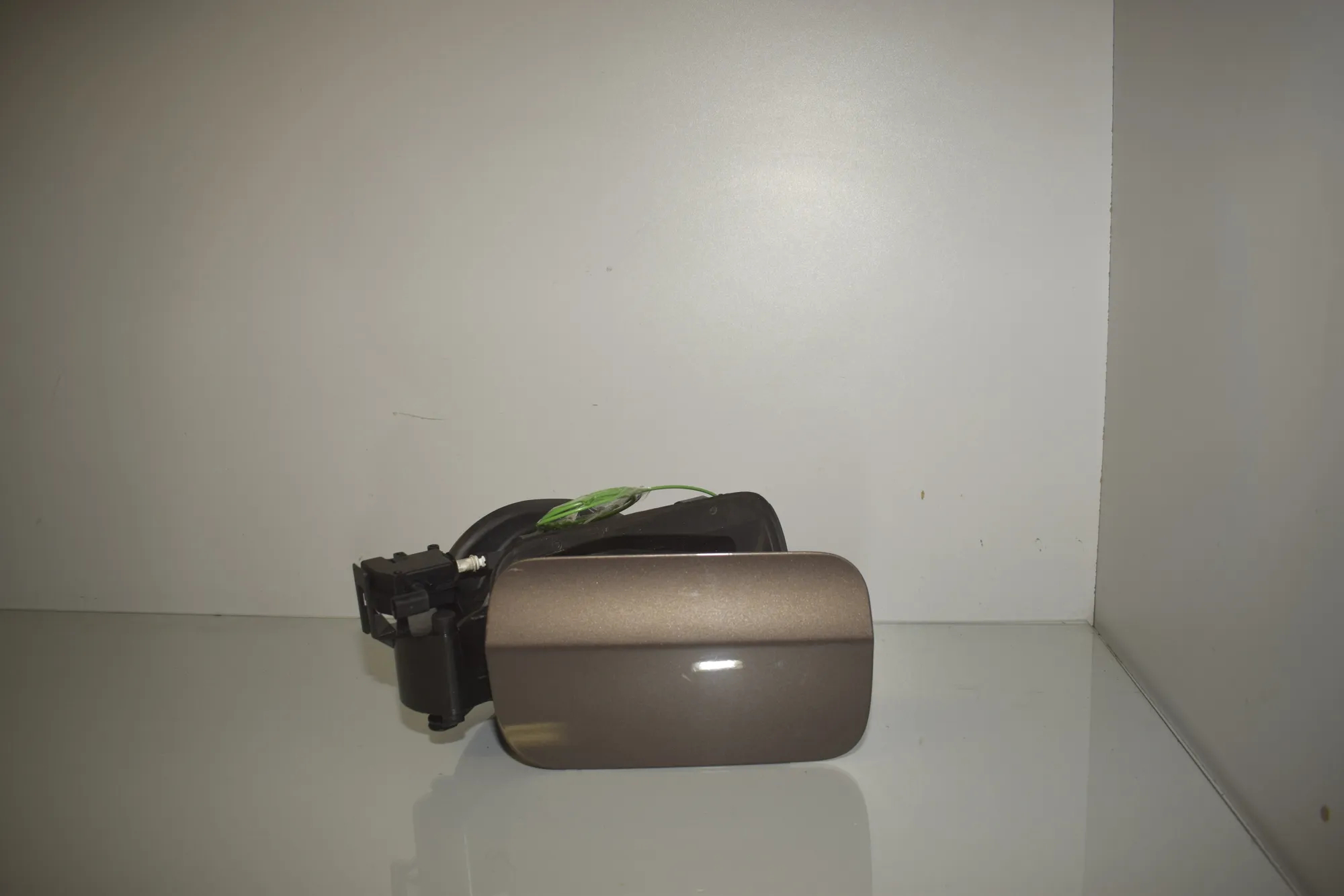 Fuel Tank Flap Cap – OEM 7238100 · BMW 3 (F30, F80) 330 d 2014 – 5