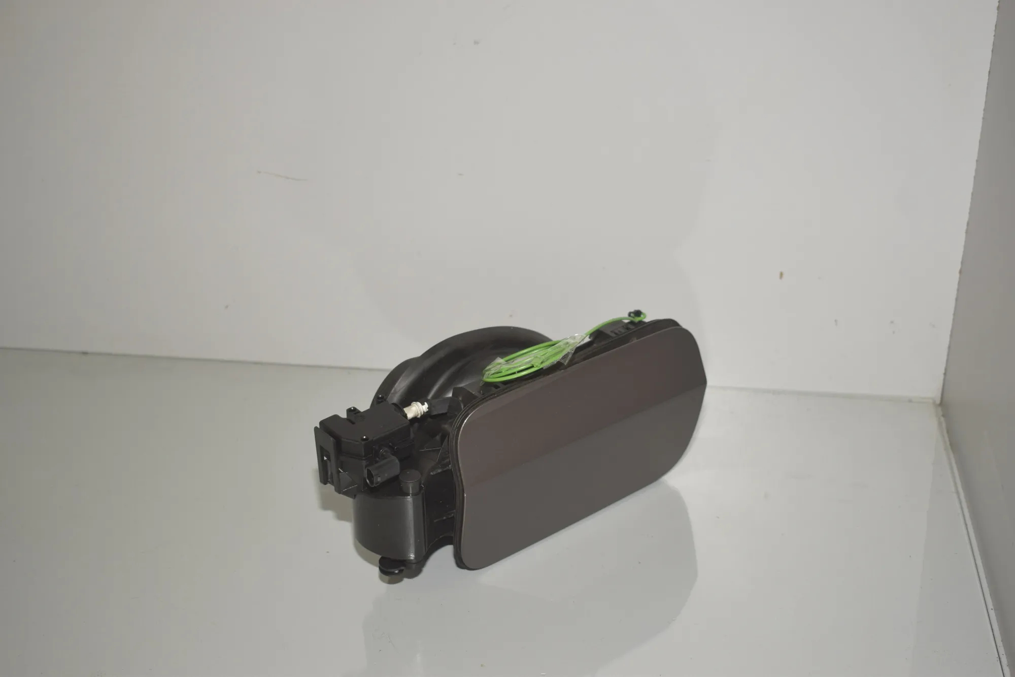 Fuel Tank Flap Cap – OEM 7238100 · BMW 3 (F30, F80) 330 d 2014 – 3