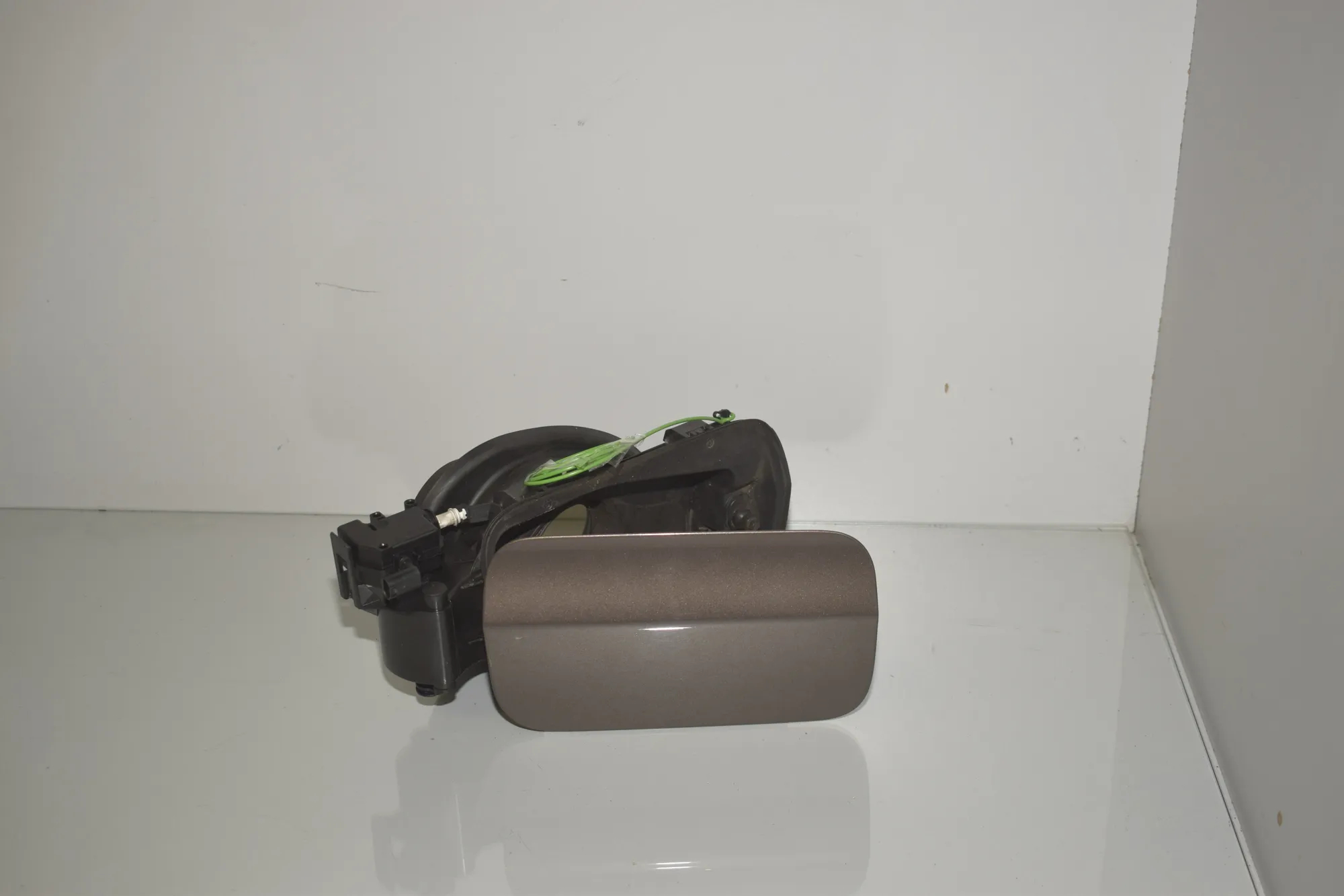 Fuel Tank Flap Cap – OEM 7238100 · BMW 3 (F30, F80) 330 d 2014 – 4