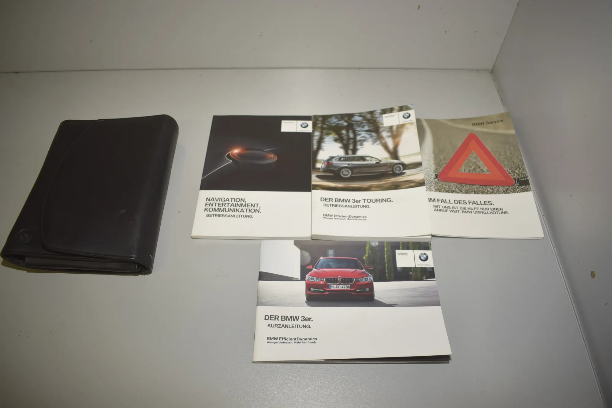 Manual Service Book – OEM 01402922325 · BMW 3 (F30, F80) 330 d 2014 – 2