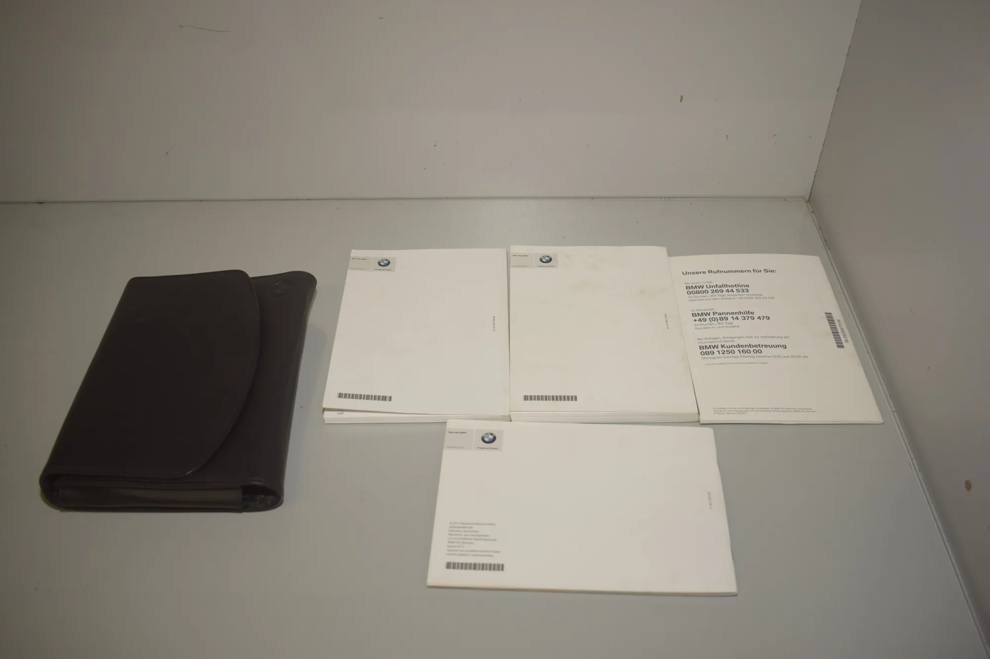 Manual Service Book – OEM 01402922325 · BMW 3 (F30, F80) 330 d 2014 – 4