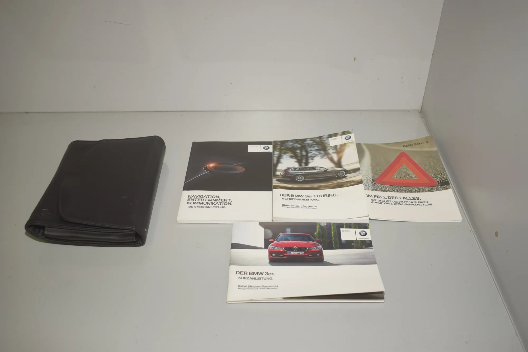 Manual Service Book – OEM 01402922325 · BMW 3 (F30, F80) 330 d 2014