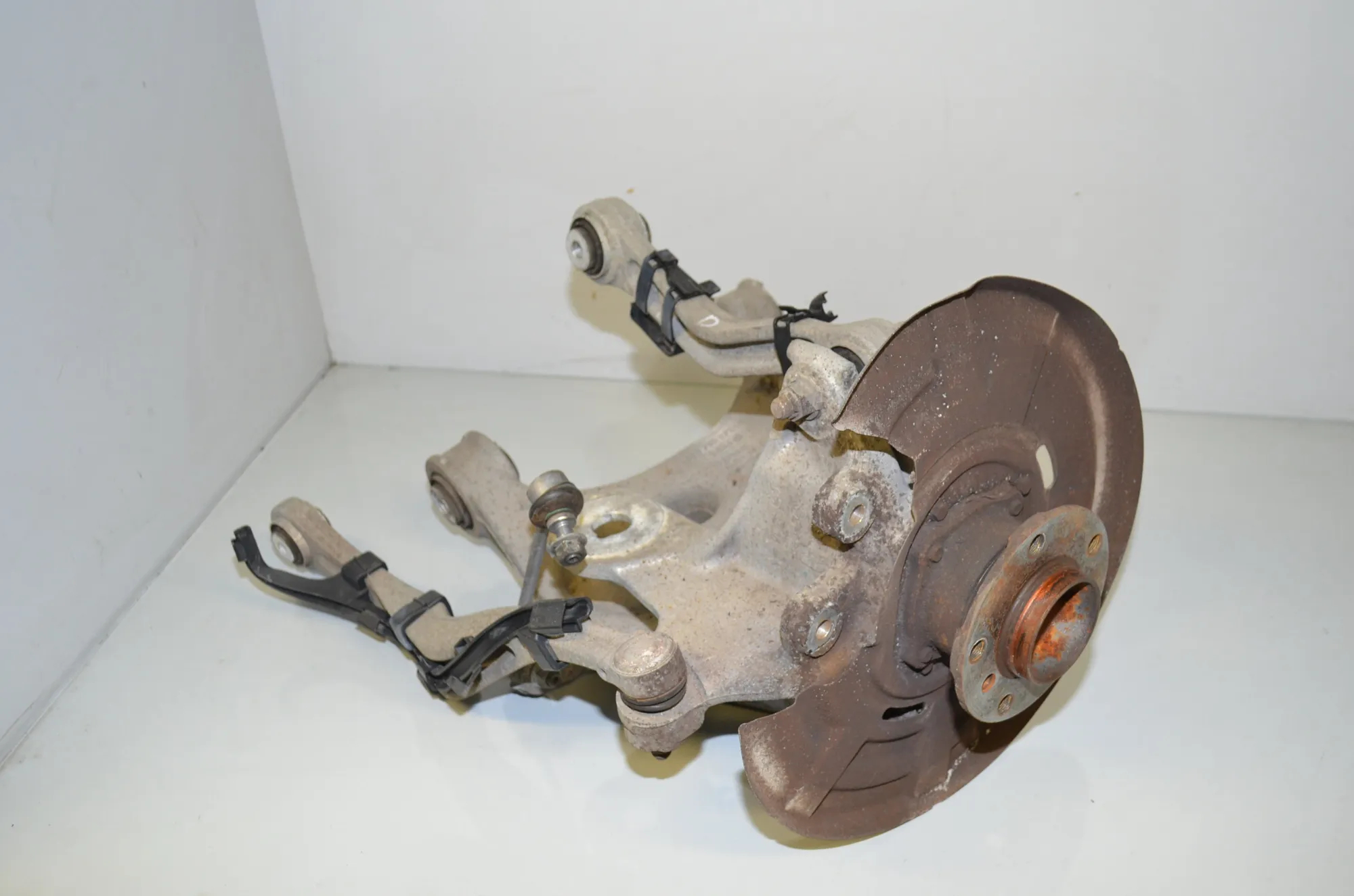 Rear Right Wheel Hub – OEM 33326796100 · BMW 5 Touring (F11) 530 d 2010 – 2