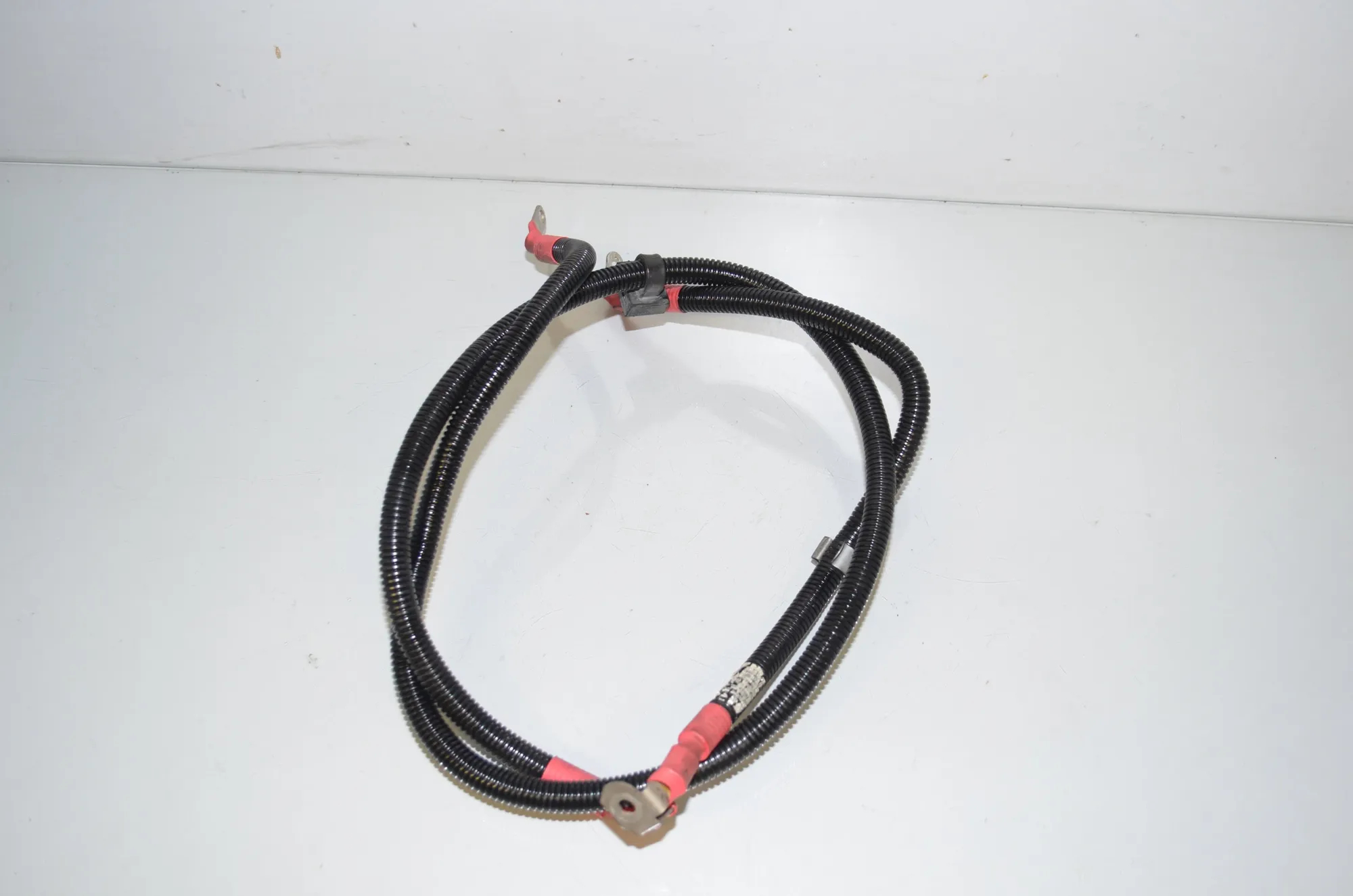 Positive Battery Cable – OEM 7611322 · BMW 5 Touring (F11) 535 i xDrive 2012 – 4