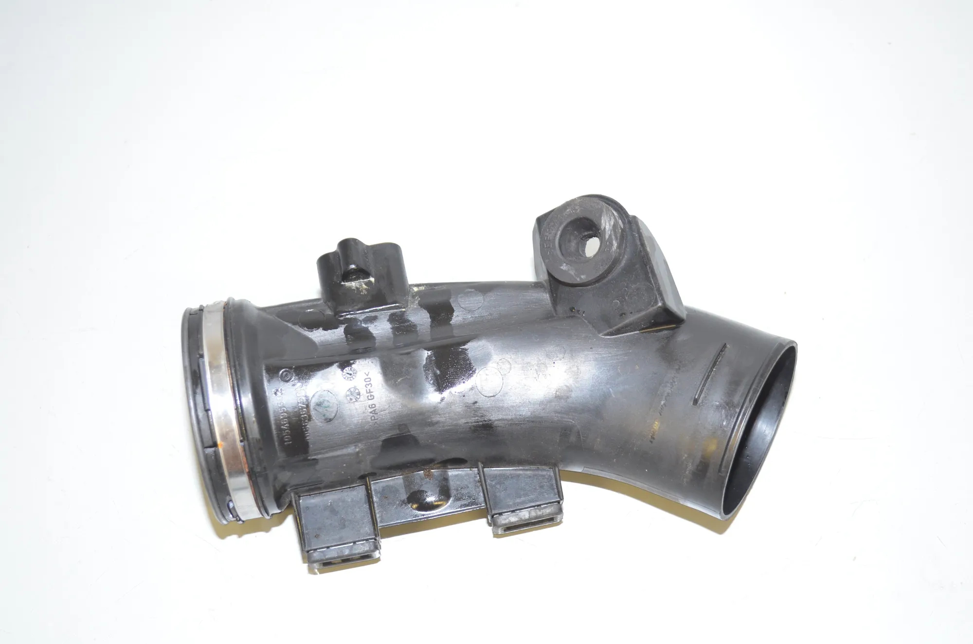 Air Intake Tube – OEM 1054695 · BMW 5 Touring (F11) 535 i xDrive 2012 – 4