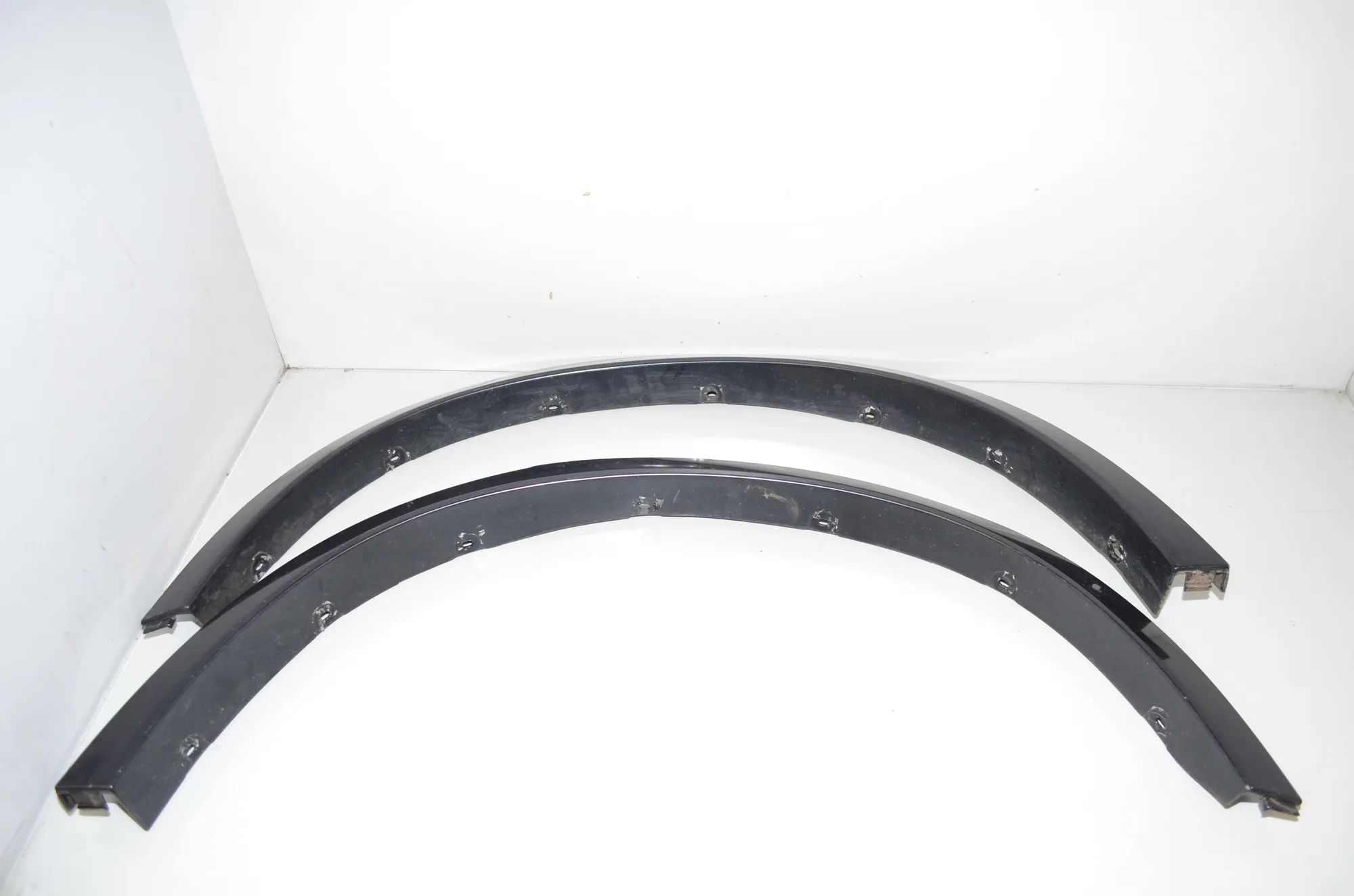Rear Left Fender Arch Trim – OEM 8052077 · BMW X3 (F25) xDrive 20 d 2011