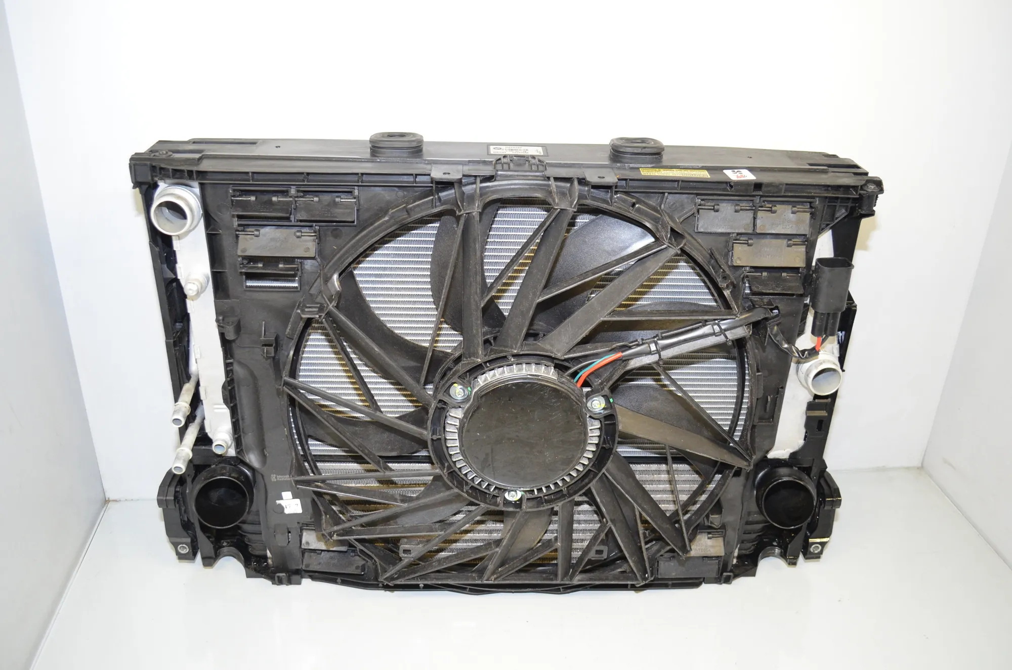 Radiator Pack Set – OEM 17117639071 · BMW 5 Touring (F11) 530 d xDrive 2015 – 5