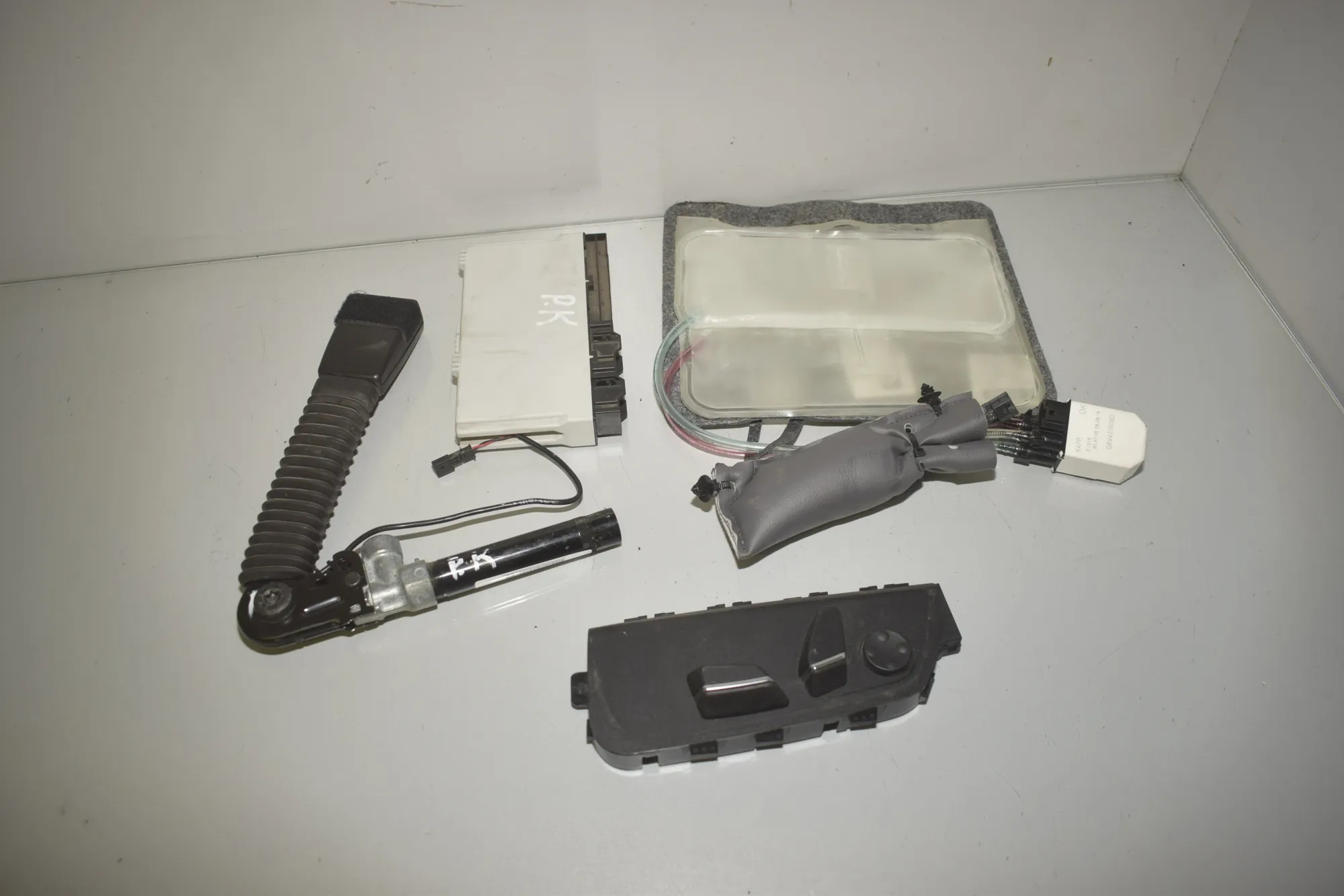 Other Seat Parts – OEM 9270381 · BMW 5 Touring (F11) 530 d xDrive 2015 – 3
