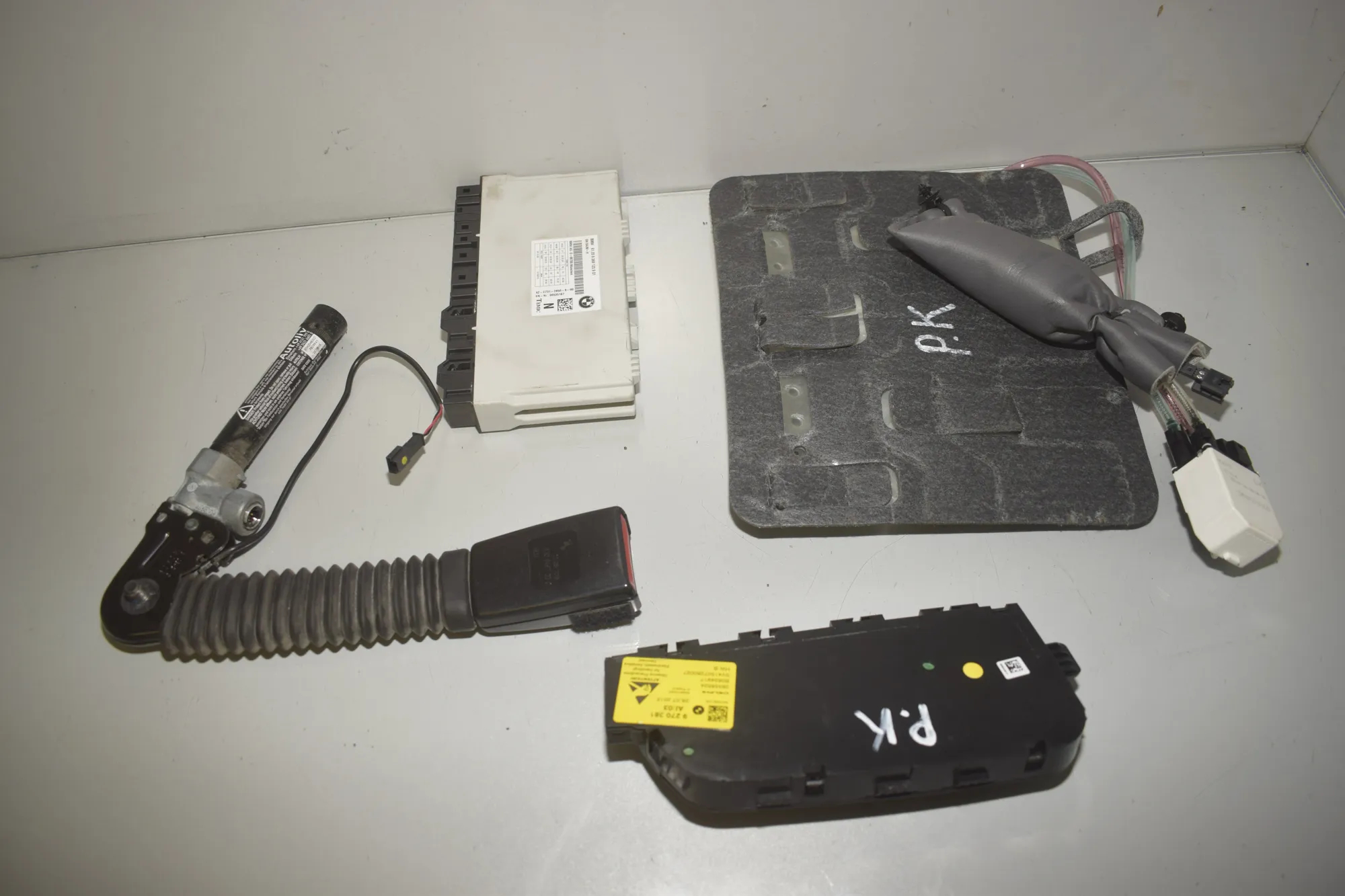 Other Seat Parts – OEM 9270381 · BMW 5 Touring (F11) 530 d xDrive 2015 – 5