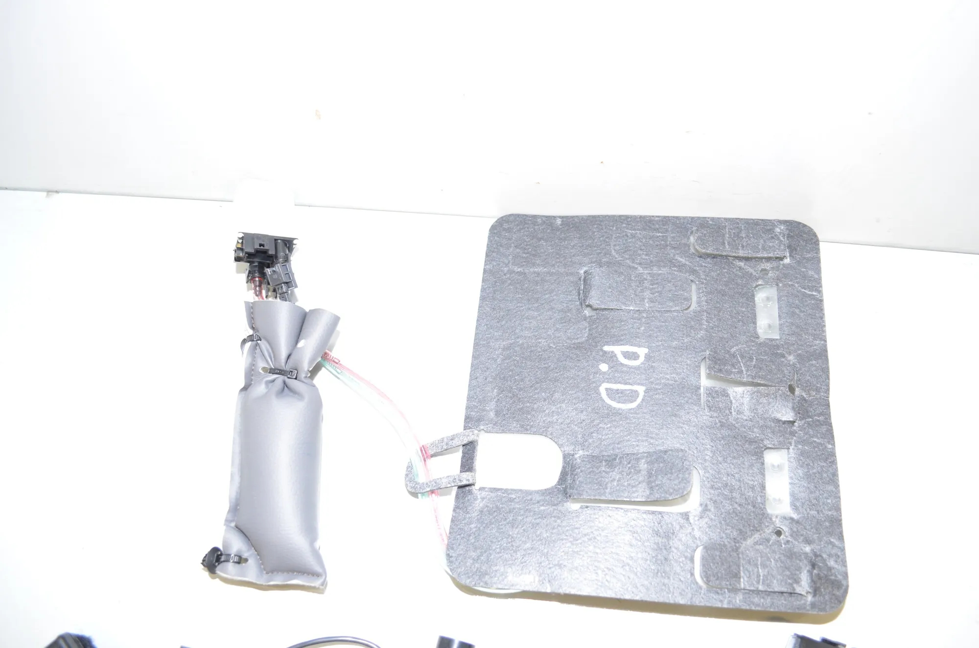 Other Seat Parts – OEM 61319273482 · BMW 5 Touring (F11) 530 d xDrive 2015 – 5
