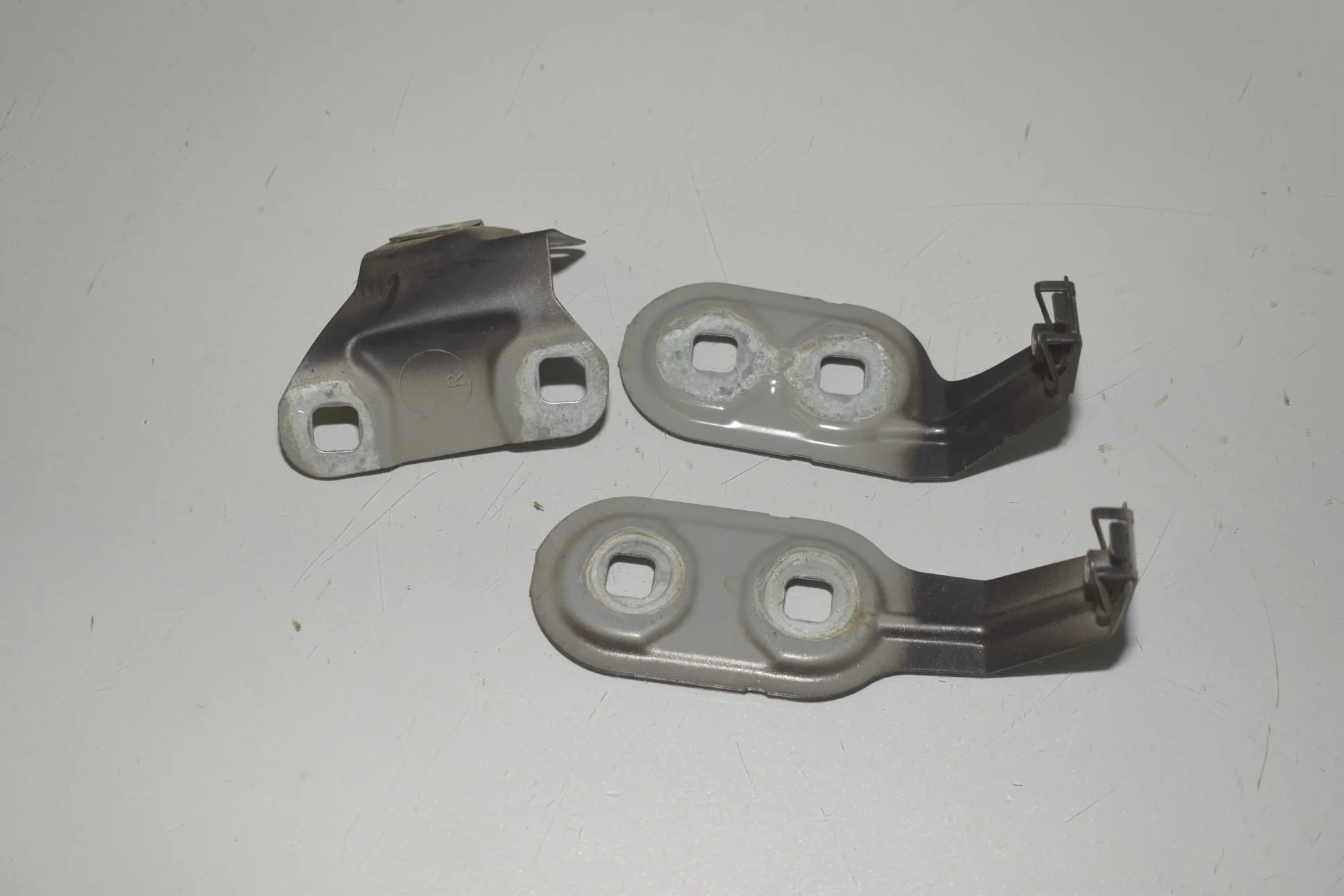 Front Right Fender Holder – OEM 7207208 · BMW 5 Touring (F11) 530 d 2012 – 3