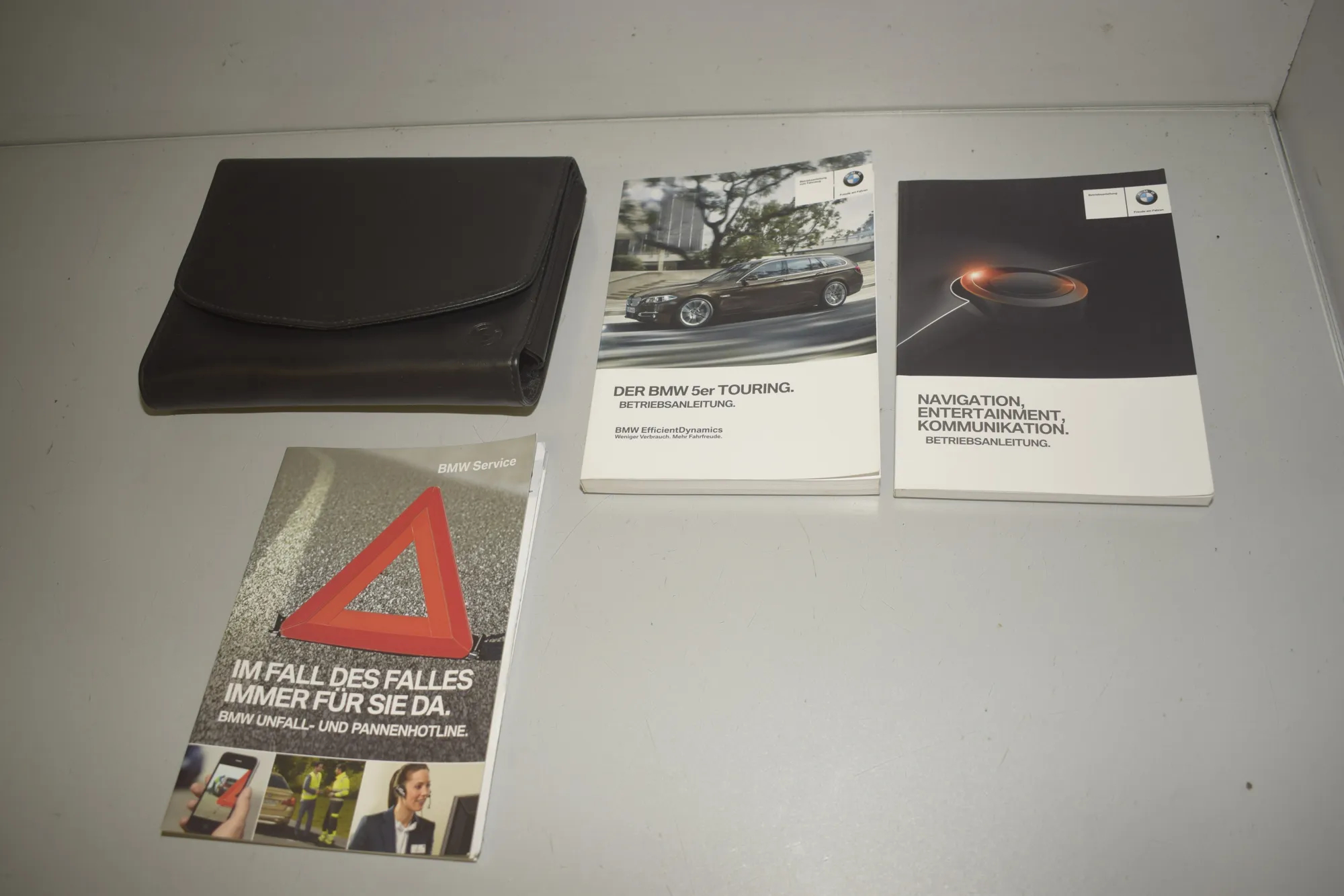 Manual Service Book – OEM BL292392702Q · BMW 5 Touring (F11) 530 d xDrive 2015 – 2