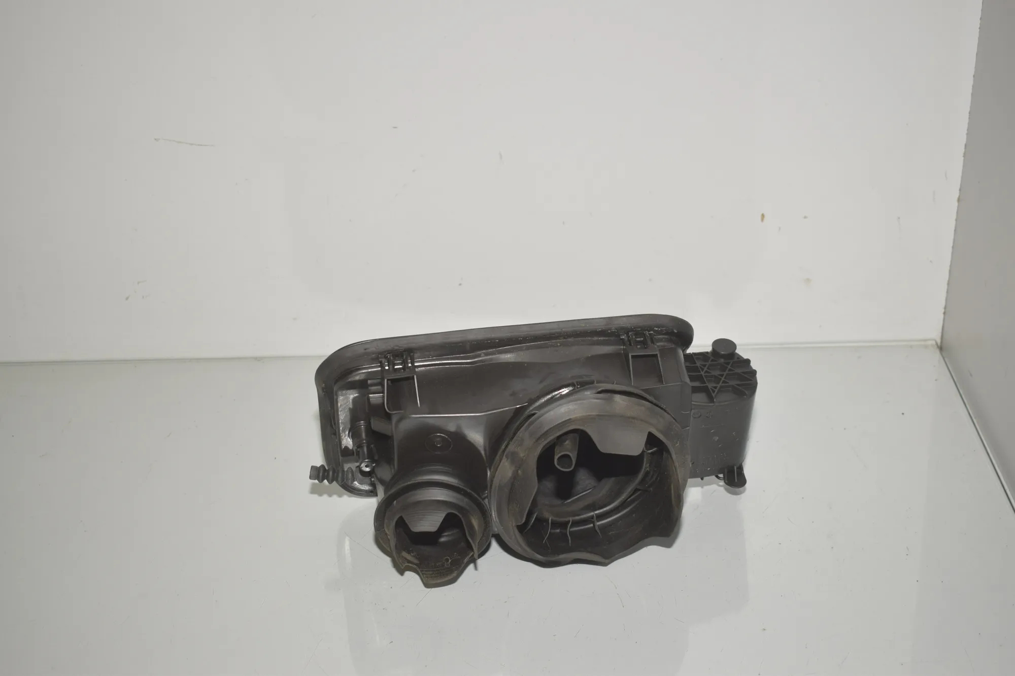 Fuel Tank Flap Cap – OEM 7217767 · BMW 5 Touring (F11) 530 d xDrive 2015 – 3