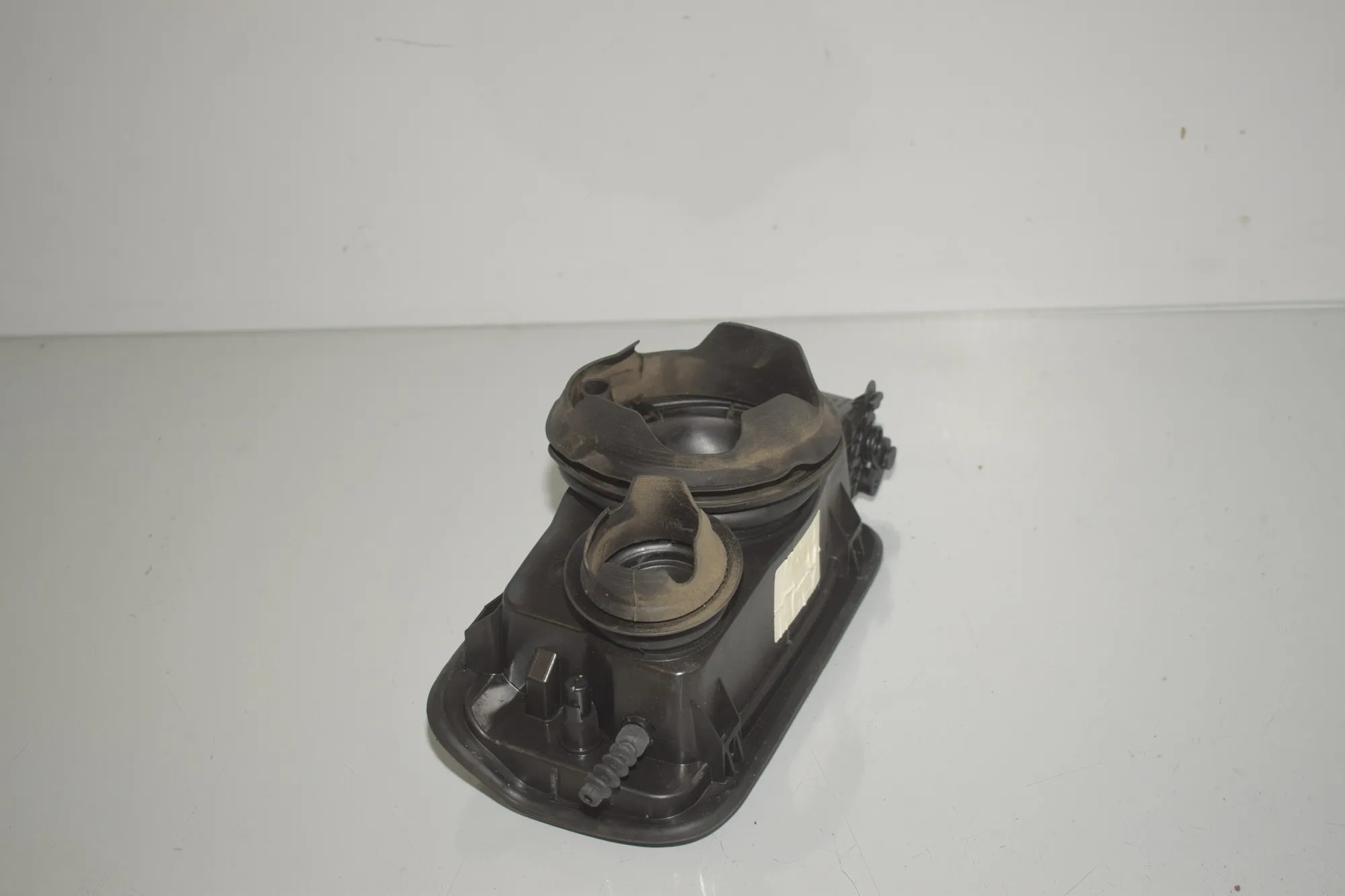 Fuel Tank Flap Cap – OEM 7217767 · BMW 5 Touring (F11) 530 d xDrive 2015 – 4