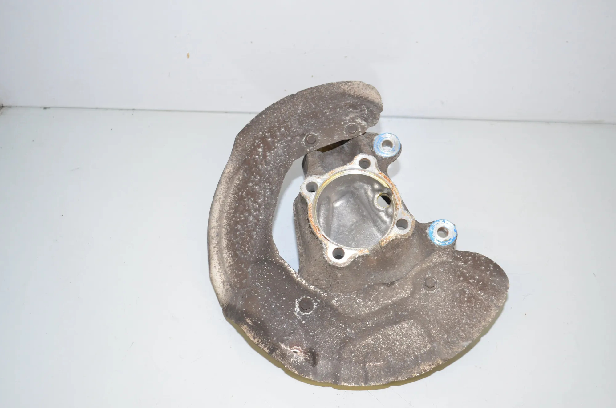 Front Left Wheel Hub – OEM 6792523 · BMW 3 (F30, F80) 330 d 2014 – 2