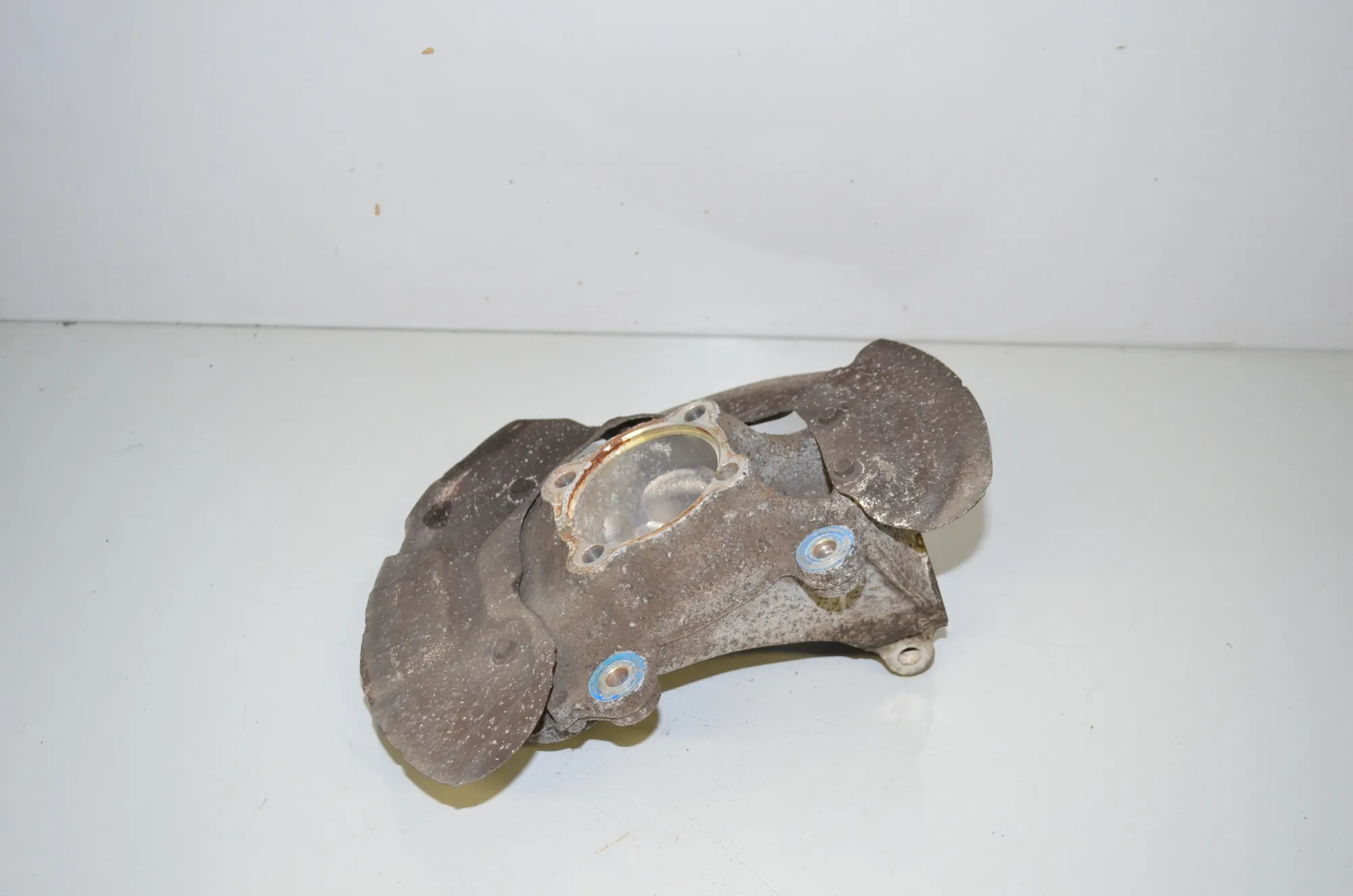 Front Left Wheel Hub – OEM 6792523 · BMW 3 (F30, F80) 330 d 2014
