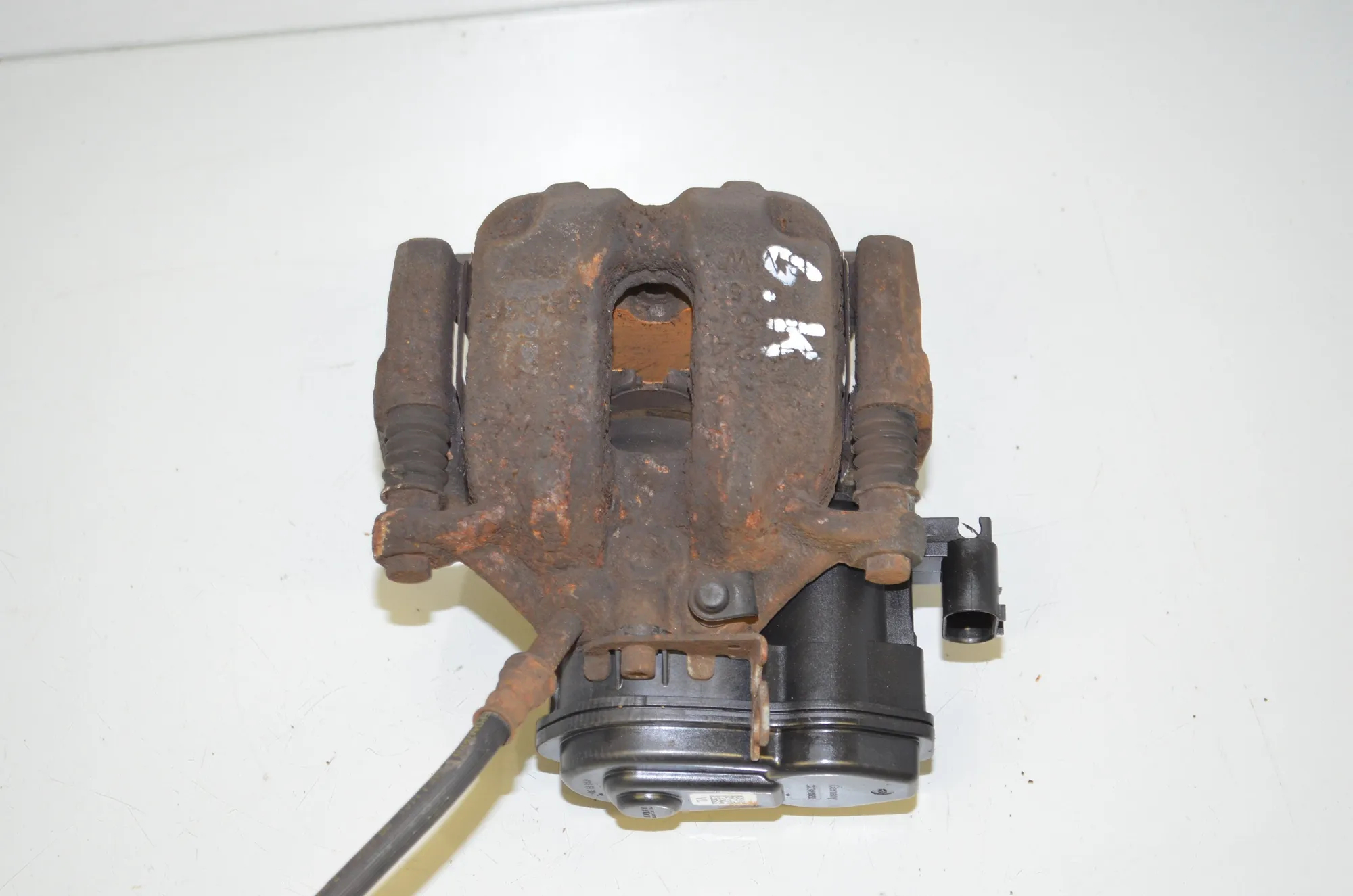 Rear Left Brake Caliper – OEM 6793047 · BMW 5 Touring (F11) 530 d xDrive 2015 – 2