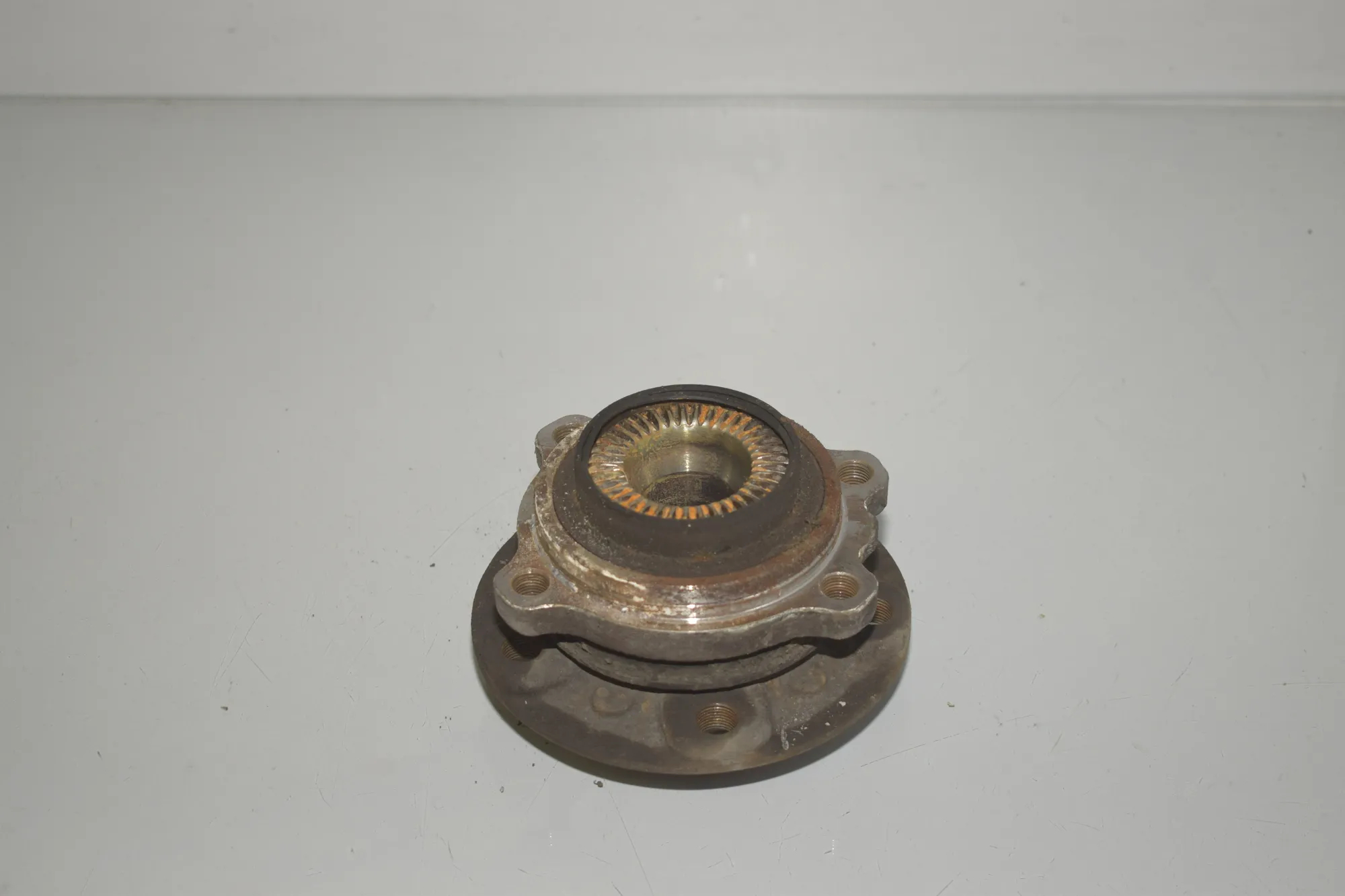 Front Right Wheel Bearing – OEM 6868480 · BMW 5 Touring (F11) 530 d xDrive 2015 – 3