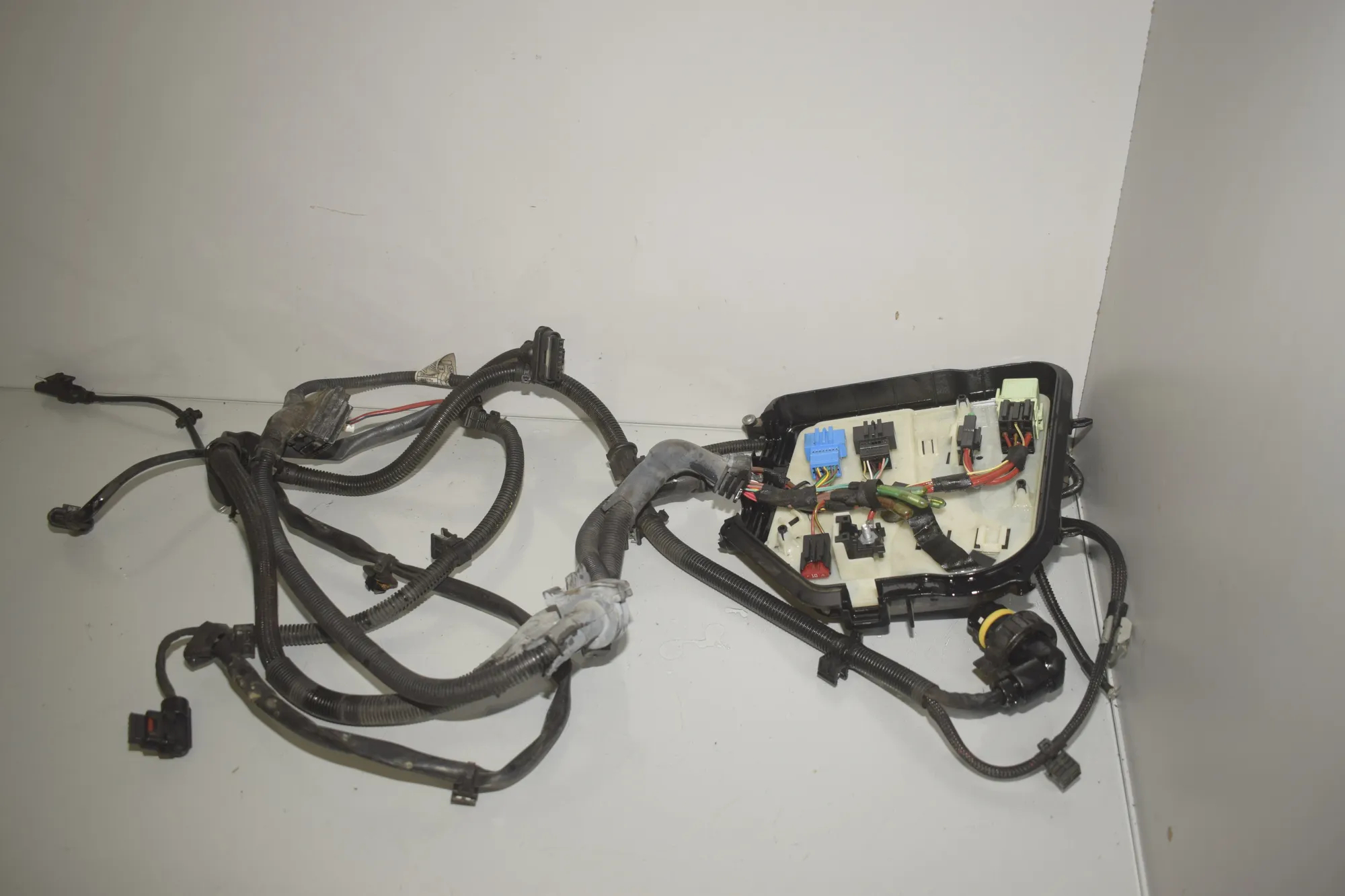 Engine Cable Harness – OEM 8583538 · BMW 5 Touring (F11) 530 d xDrive 2015 – 3
