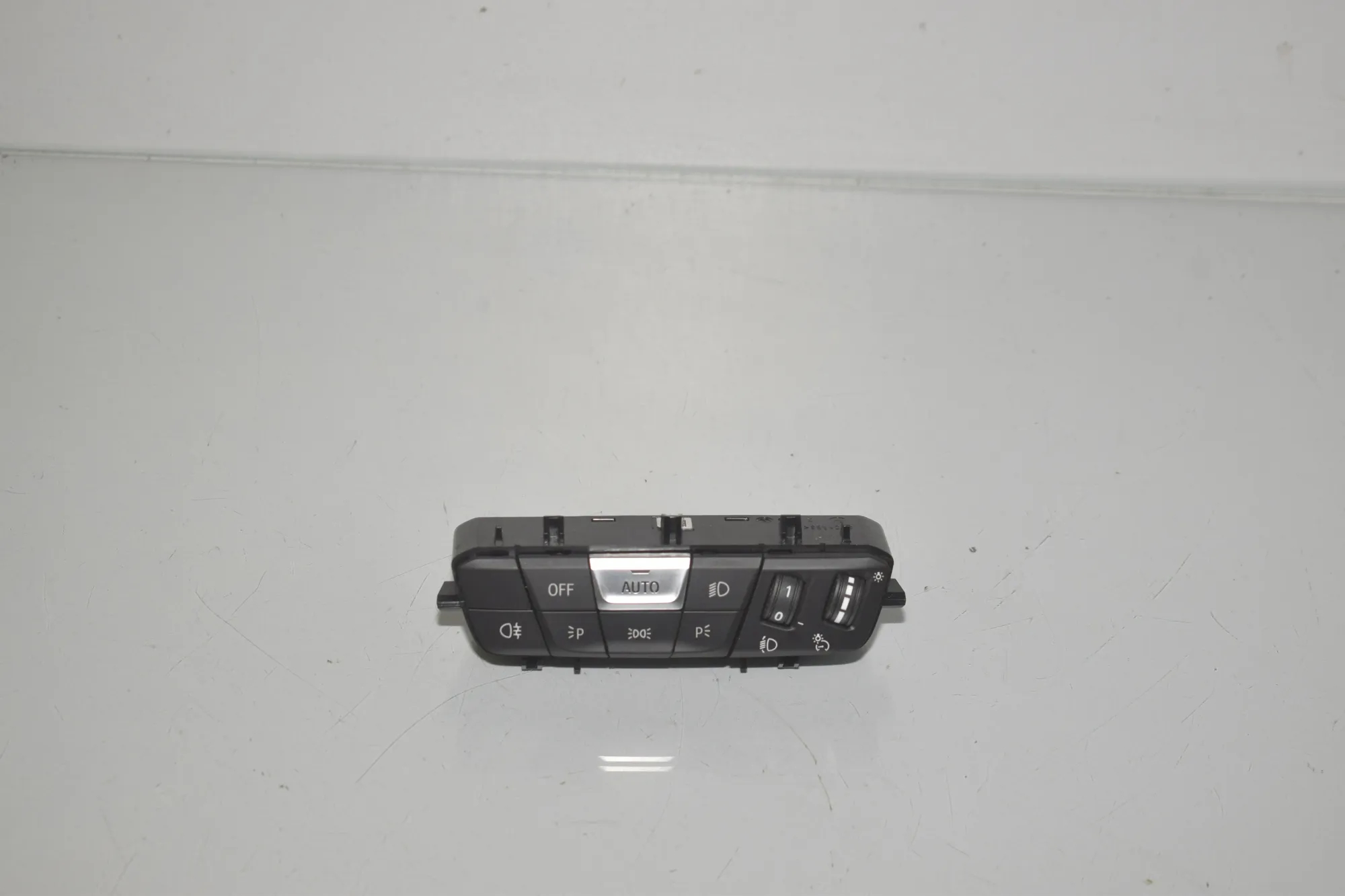 Headlight Switch Control Unit – OEM 5A16AB5 · BMW 1 (F40) BMW 1 (F40) (F40) 120 d 2020