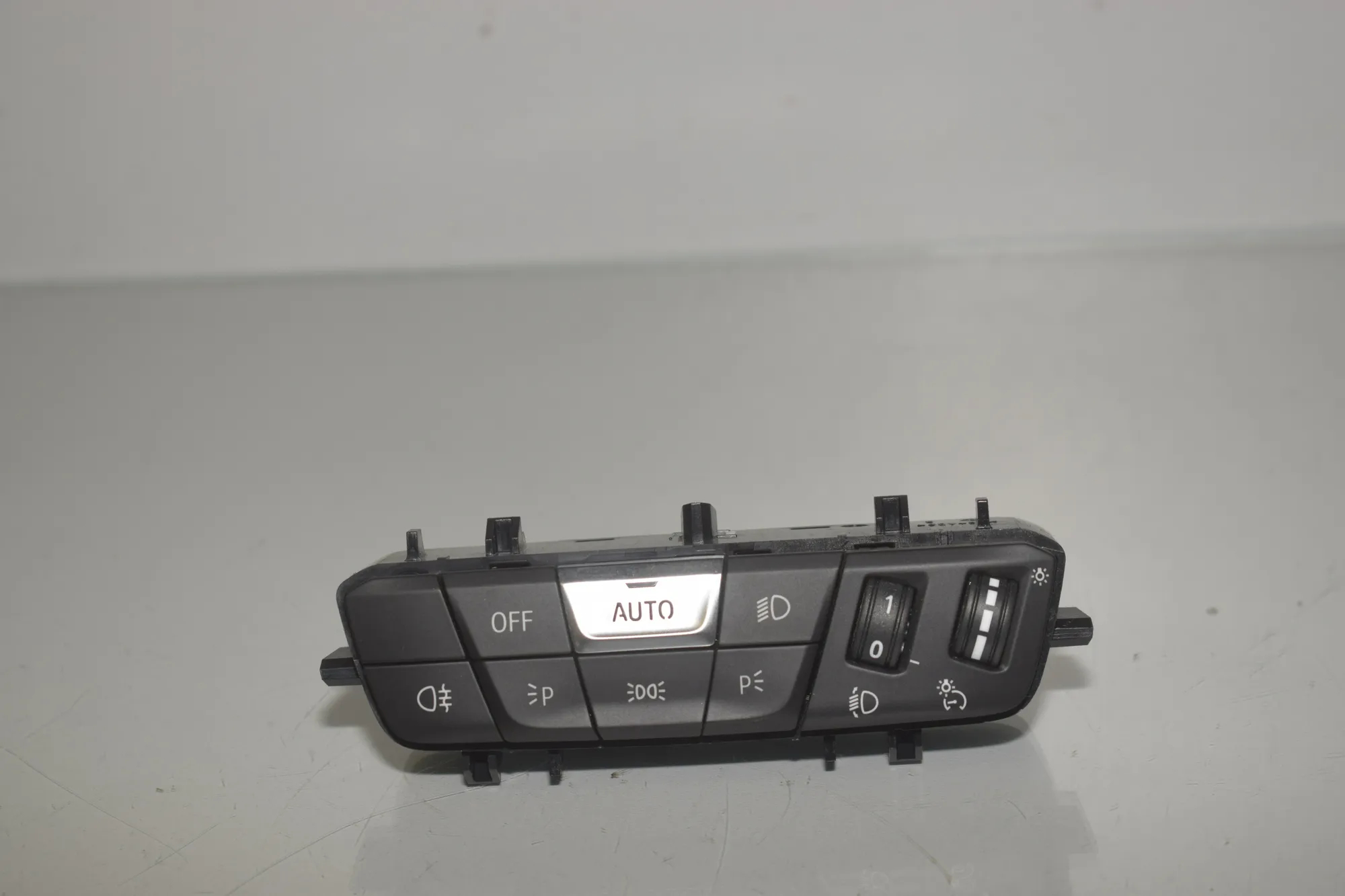 Headlight Switch Control Unit – OEM 5A16AB5 · BMW 1 (F40) BMW 1 (F40) (F40) 120 d 2020 – 2