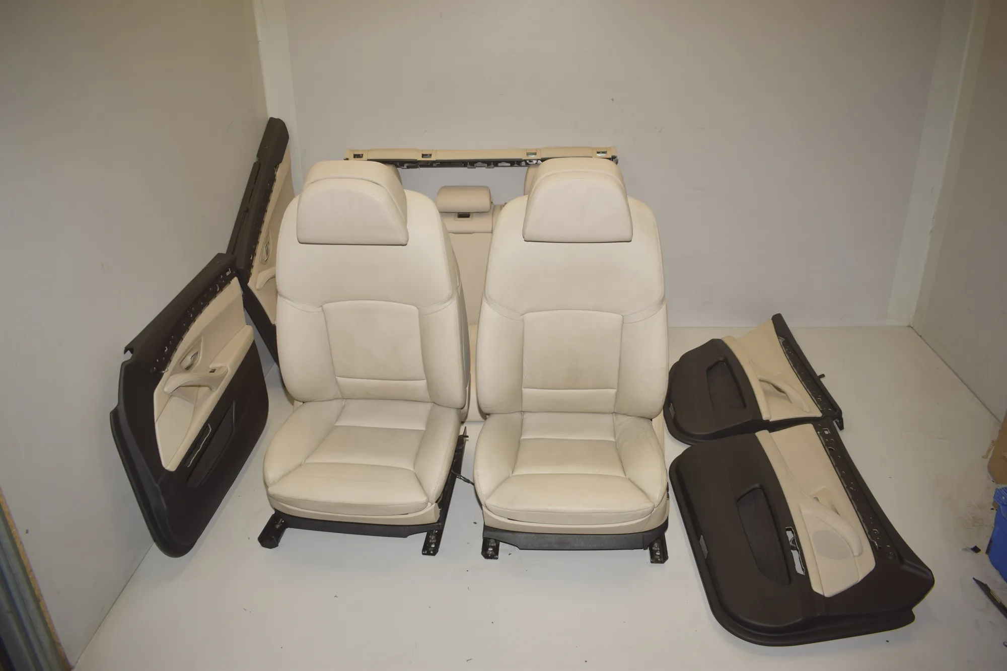 Seat set · BMW 5 Touring (F11) 530 d 2012
