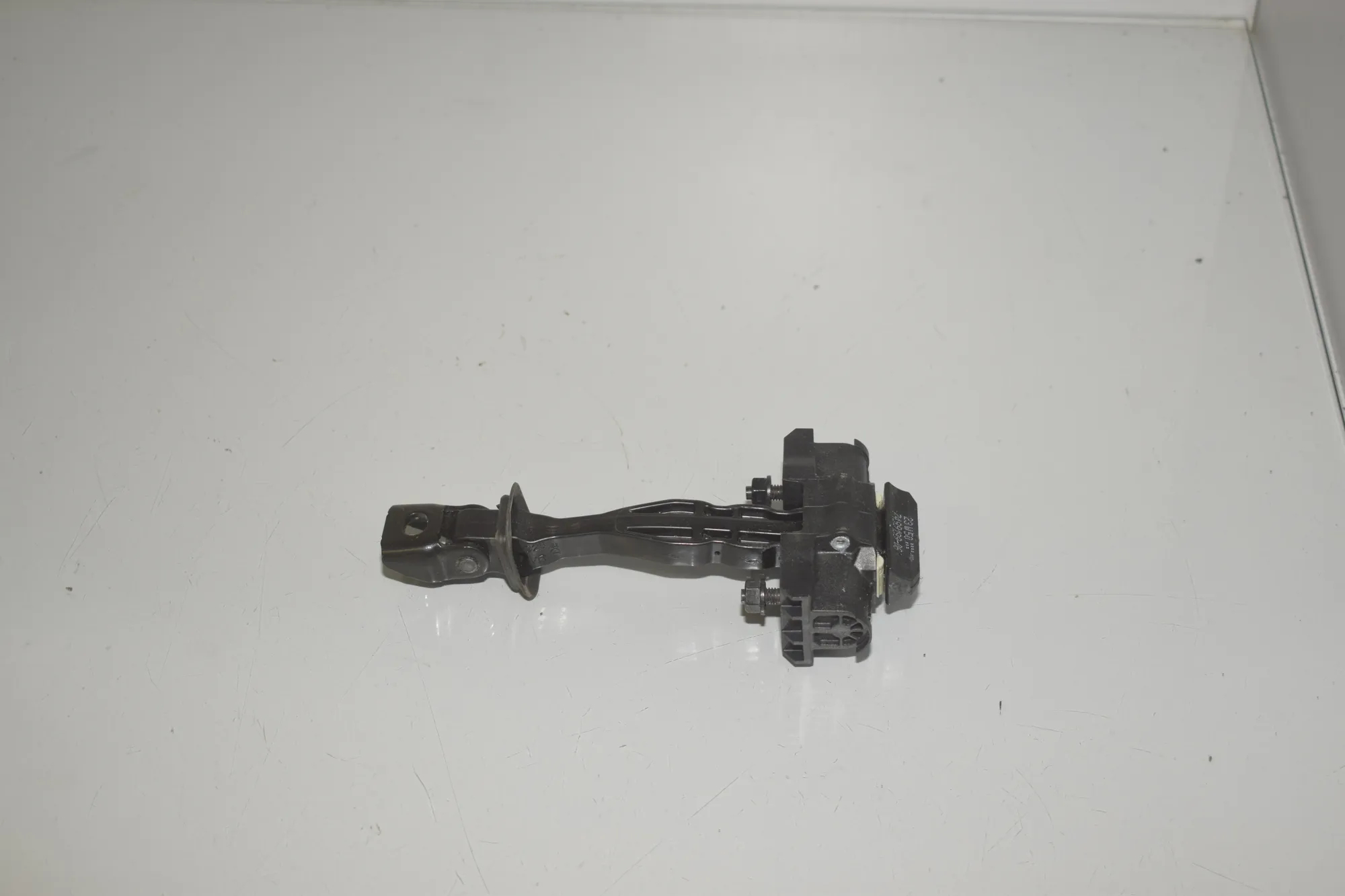 Front Left Door Soft Close Unit – OEM 7499199 · BMW i4 (G26) BMW i4 (G26) eDrive35 2024 – 2