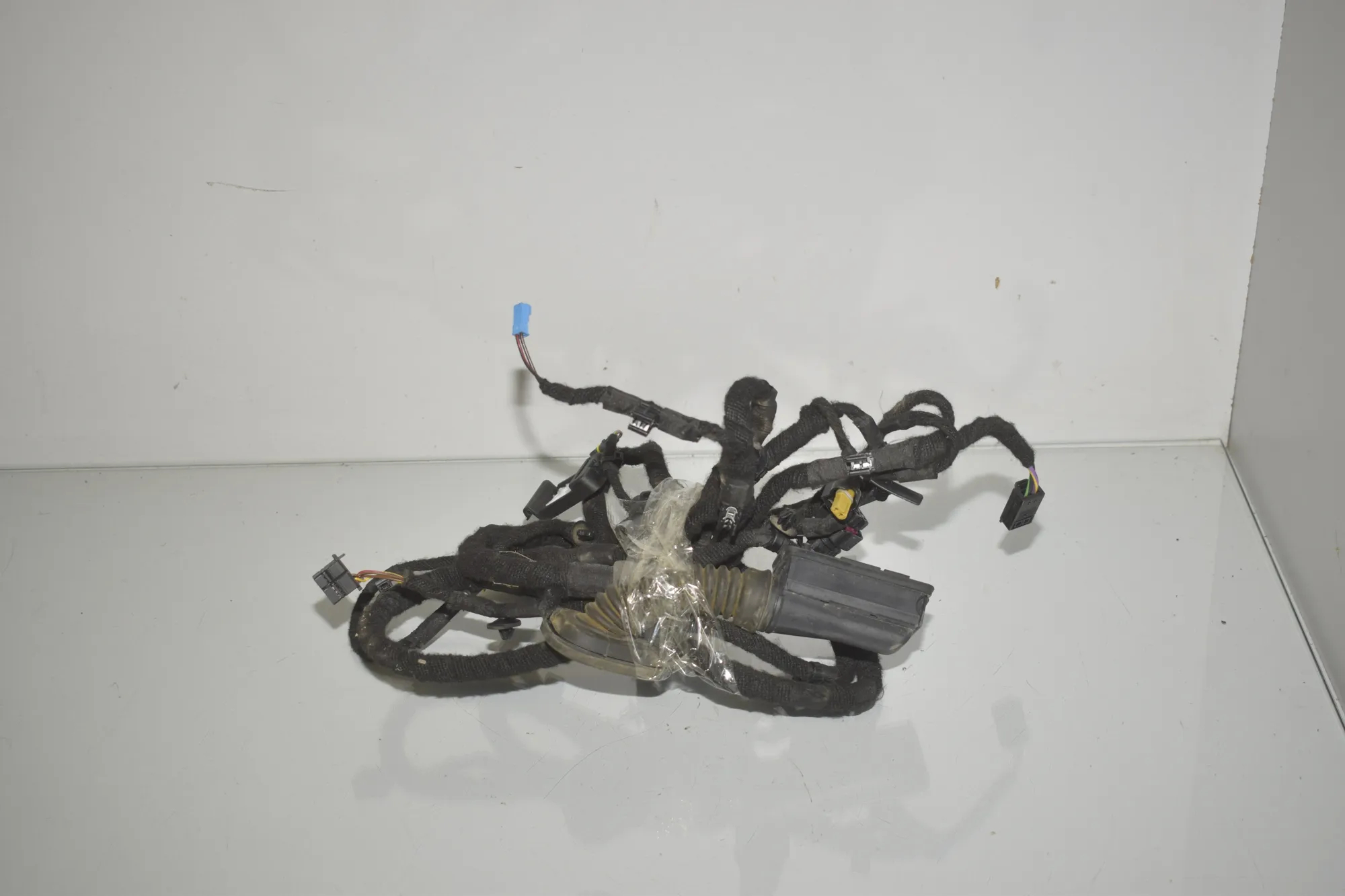 Front Left Door Wiring – OEM 5A4DD57 · BMW i4 (G26) BMW i4 (G26) eDrive35 2024