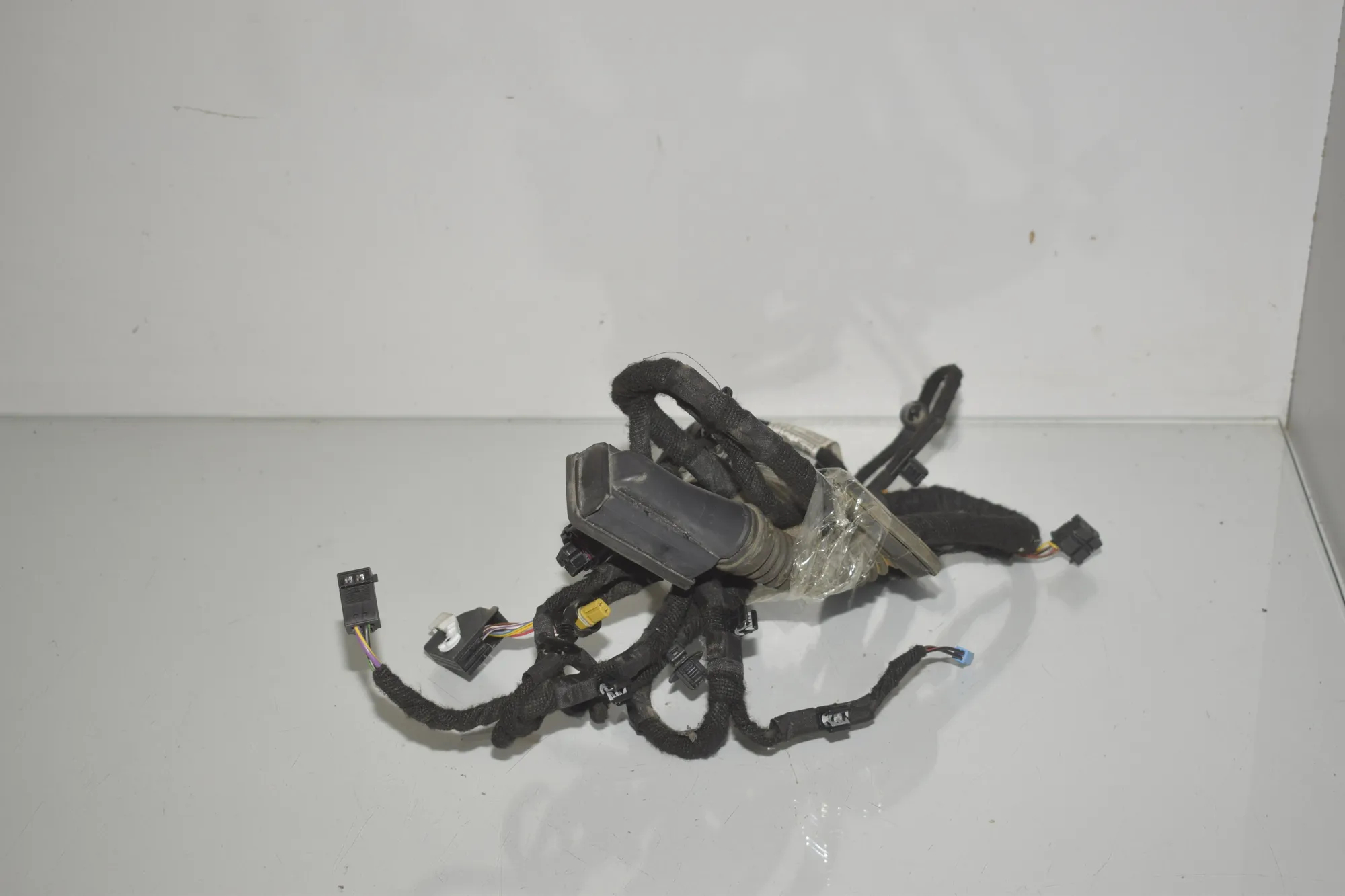 Front Left Door Wiring – OEM 5A4DD57 · BMW i4 (G26) BMW i4 (G26) eDrive35 2024 – 3