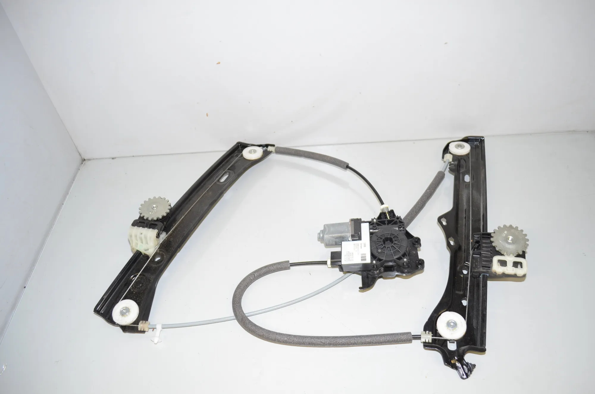 Front Left Door Window Regulator – OEM 9854491 · BMW i4 (G26) BMW i4 (G26) eDrive40 2023 – 3