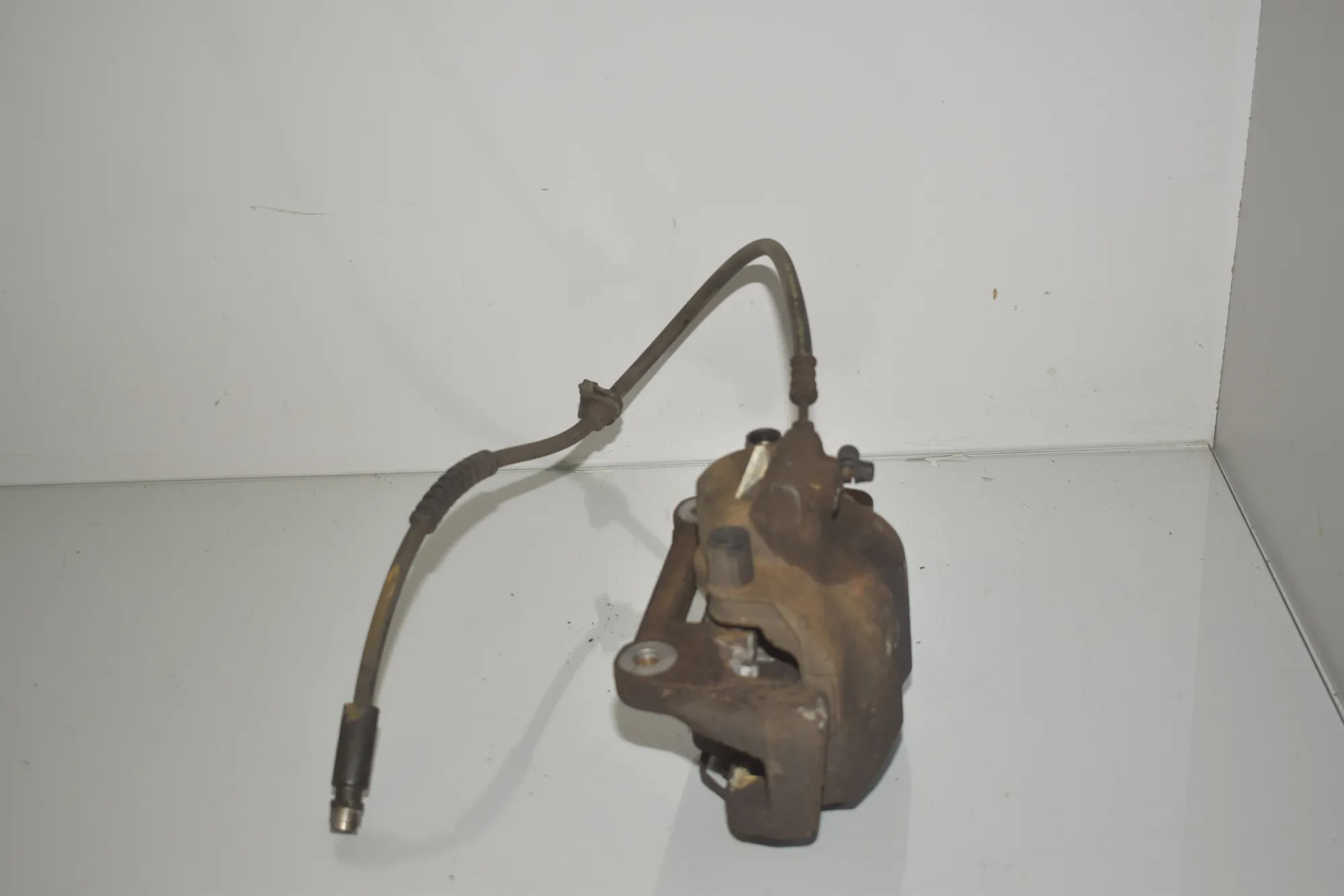 Front Right Brake Caliper – OEM 6852114 · BMW X3 (F25) xDrive 20 d 2011 – 2
