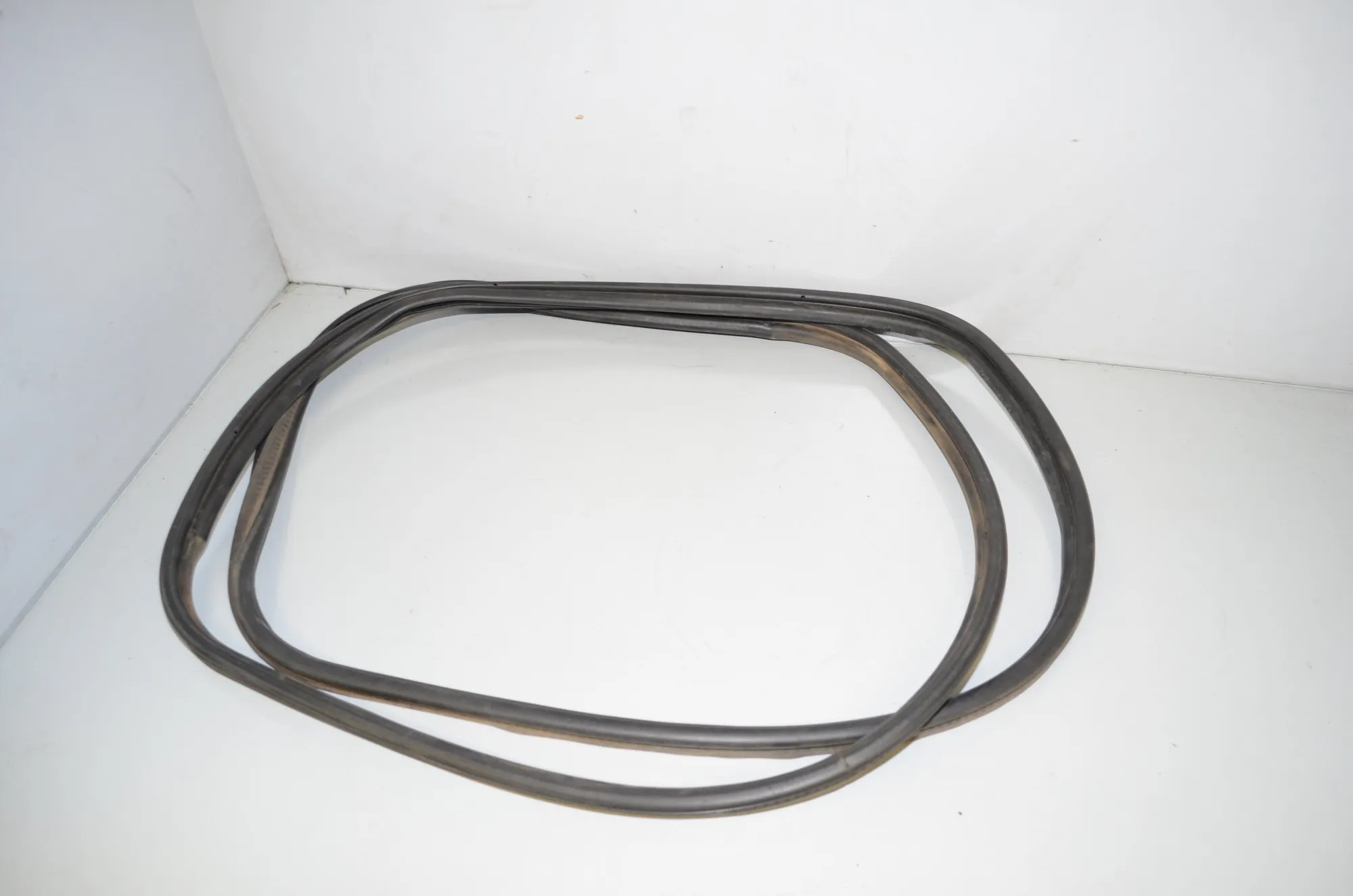 Tailgate Rubber Seal – OEM 7301846 · BMW X3 (F25) xDrive 20 d 2011 – 4