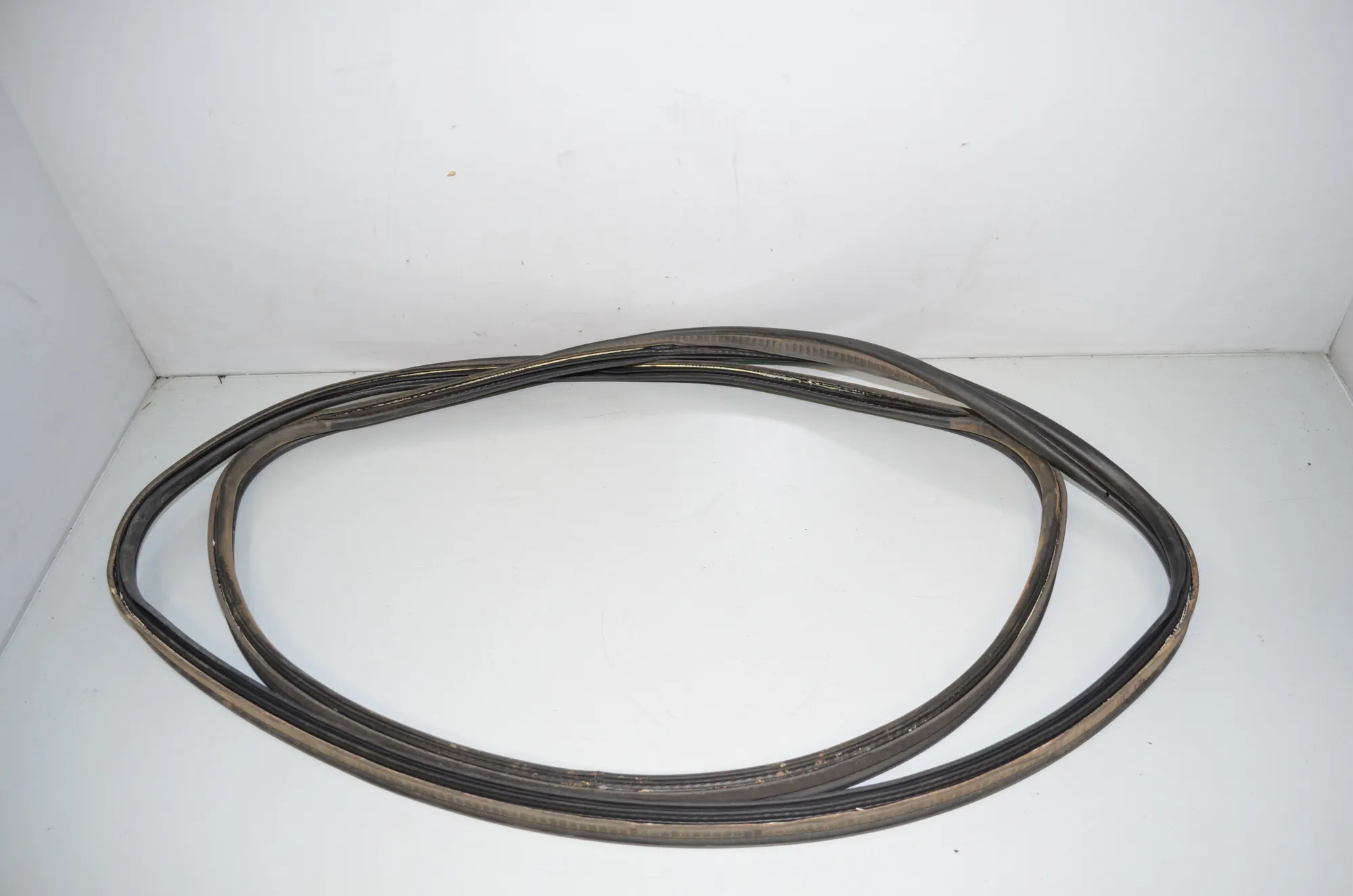 Tailgate Rubber Seal – OEM 7301846 · BMW X3 (F25) xDrive 20 d 2011