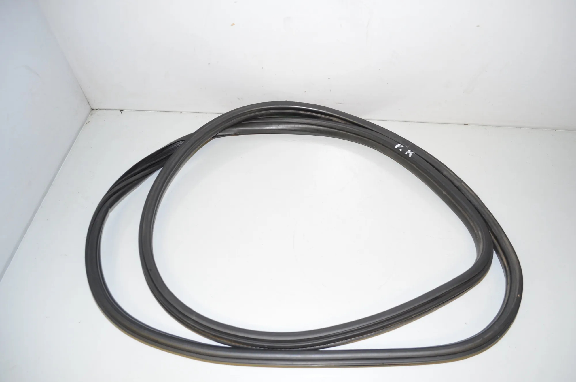 Front Left Door Seal Rubber – OEM 7300242 · BMW X3 (F25) xDrive 20 d 2011