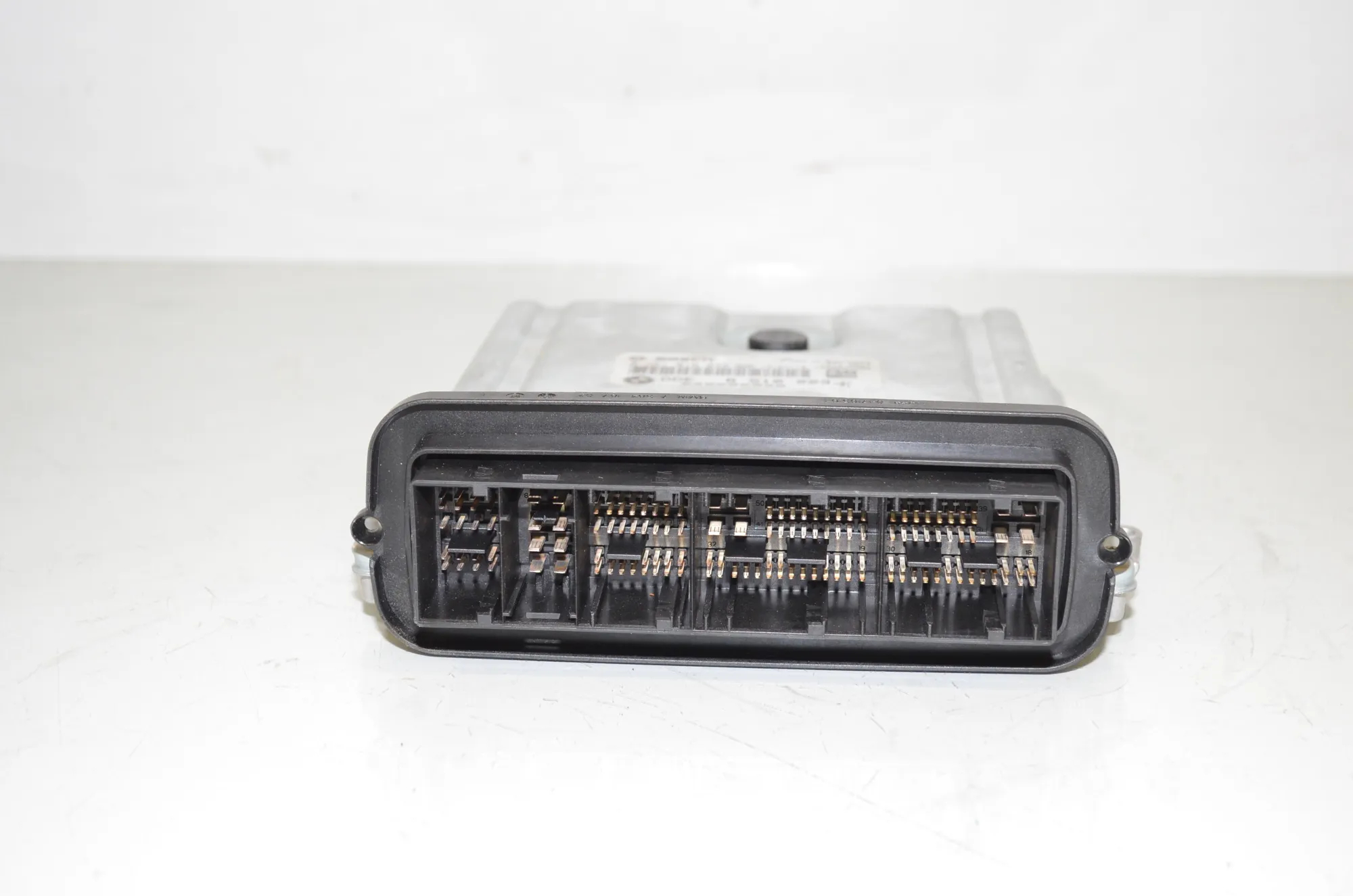 Engine Control Unit – OEM 8510223 · BMW 3 (E90) 325 d 2010 – 2