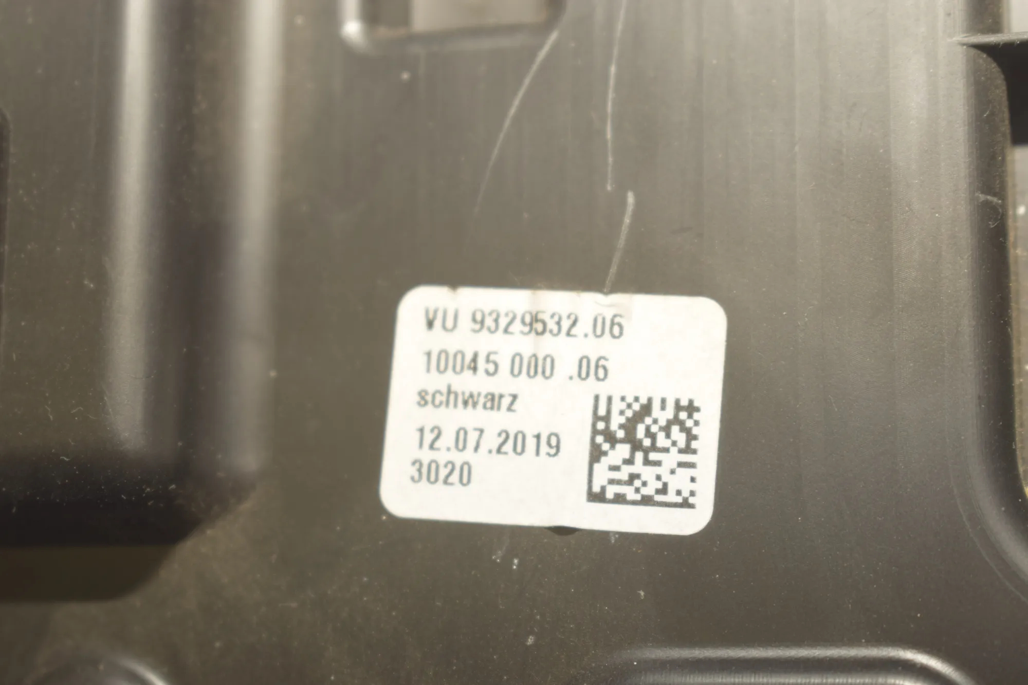 Steering Mechanism Trim – OEM 9329532 · BMW 5 (G30) BMW 5 (G30) 520 d 2020 – 4