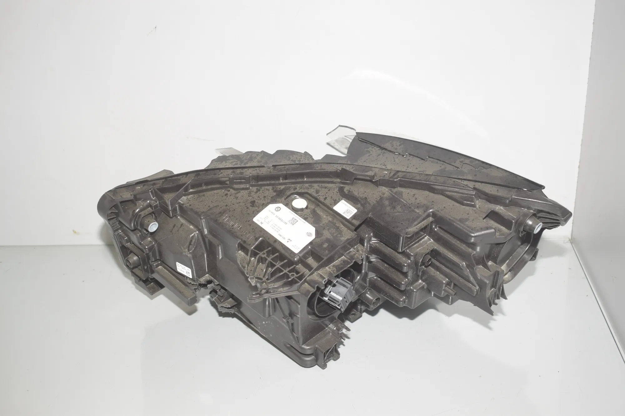 Front Right Headlight – OEM 5A77EB8 · BMW X2 (U10) BMW X2 (U10) xDrive 20 2024 – 4