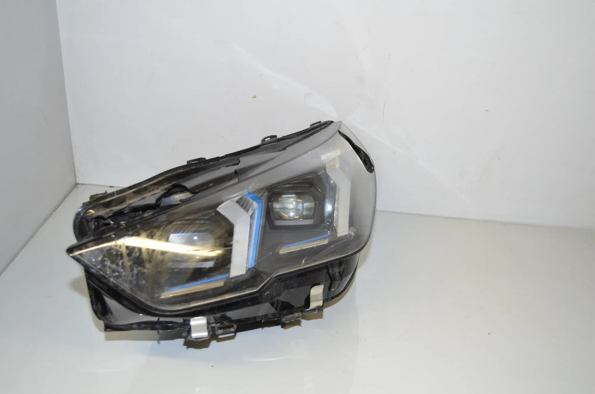 Front Left Headlight – OEM 5A77EB7 · BMW X2 (U10) BMW X2 (U10) xDrive 20 2024 – 2
