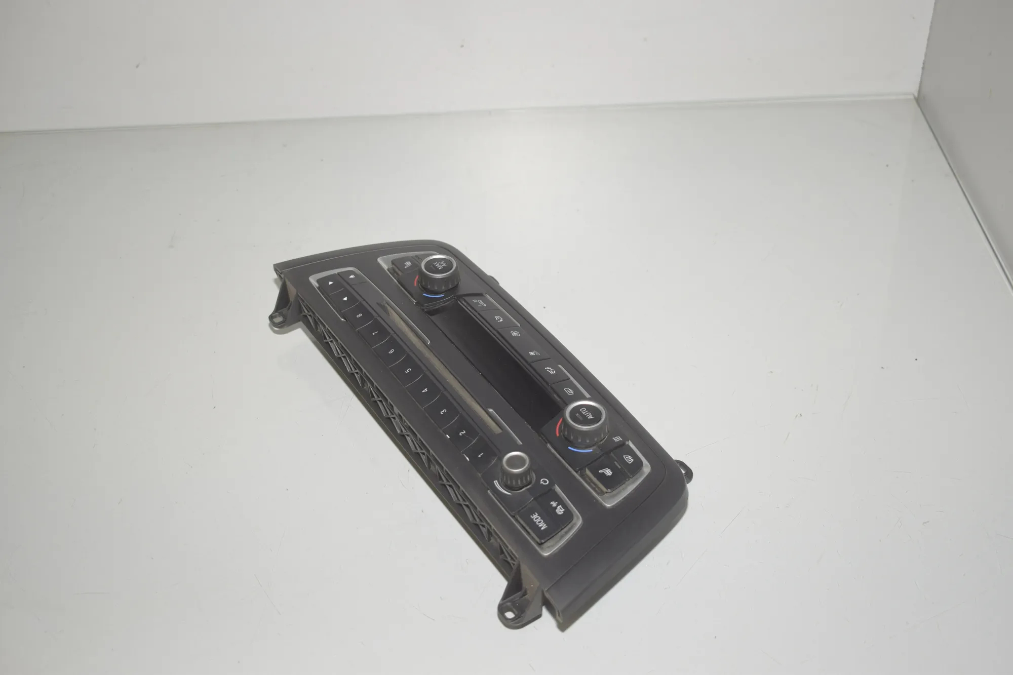 Climate Control Unit – OEM 9354145 · BMW 3 Touring (F31) 335 d xDrive 2014 – 4