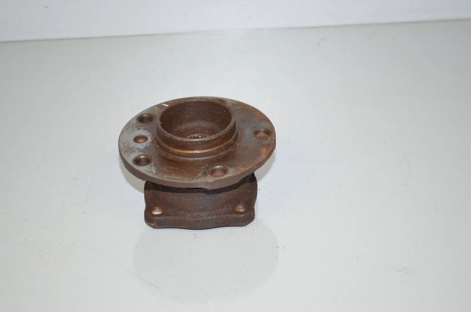 Rear Left Wheel Bearing – OEM 6867806 · BMW 7 (F01, F02) 730 d 2009 – 2