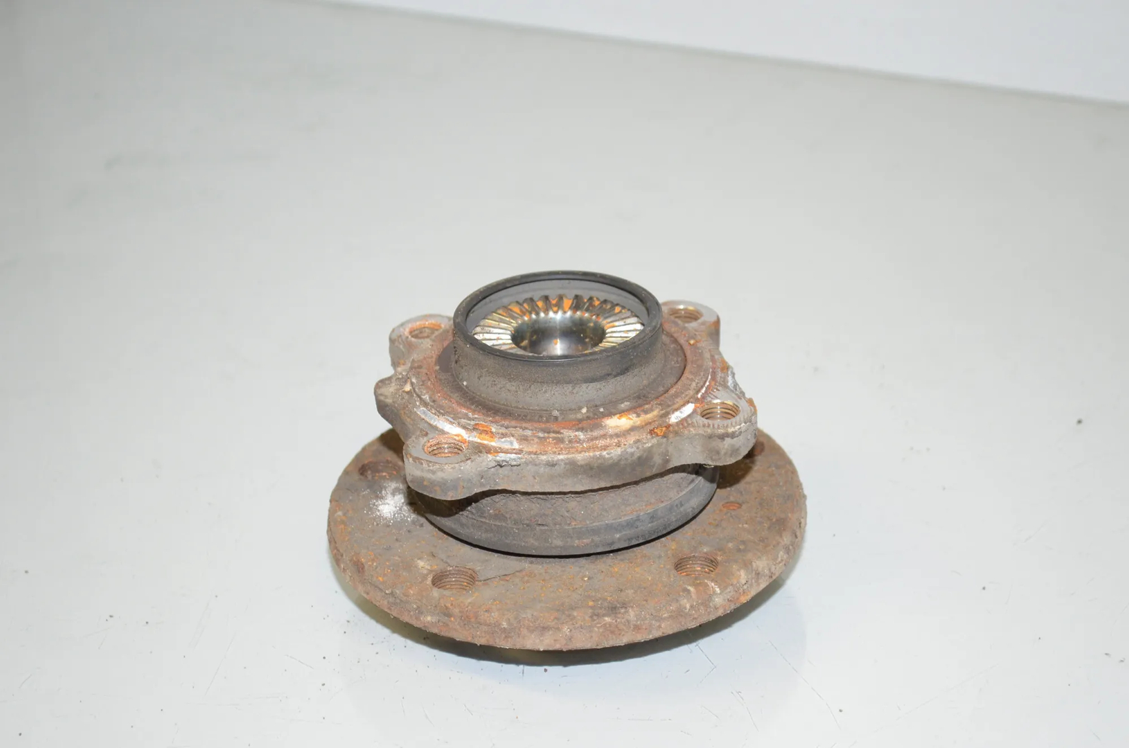 Front Left Wheel Bearing – OEM 6876844 · BMW 3 Touring (F31) 335 d xDrive 2014 – 4