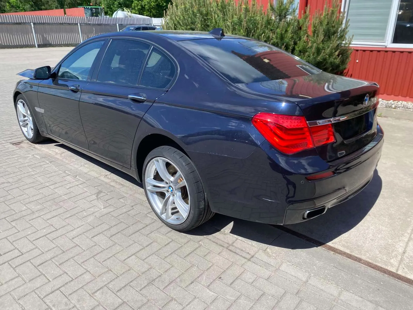 BMW 7 (F01, F02) 750 i 2010 – 6