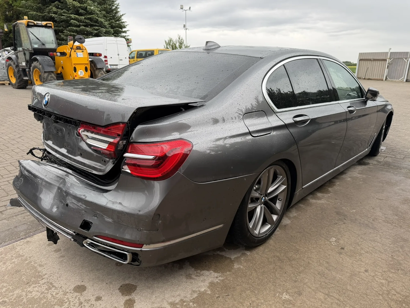 BMW 7 (G11, G12) 750 d, Ld xDrive 2016 – 4