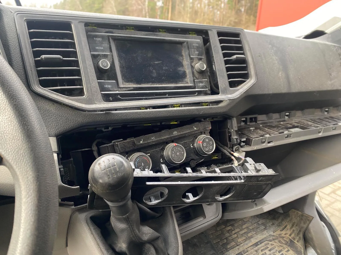 VW CRAFTER Furgon (SY_) (2016 - -) 2.0 TDI 2022 – 10