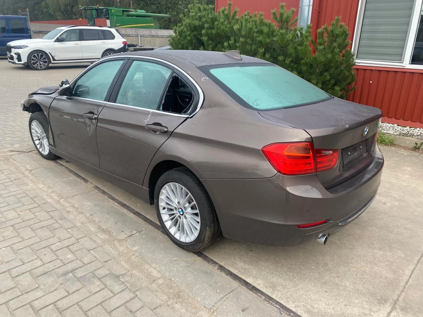 BMW 3 (F30, F80) 318 d 2013 – 4