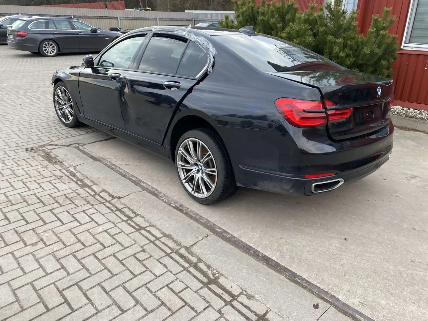 BMW 7 (G11, G12) 730 d 2016 – 5